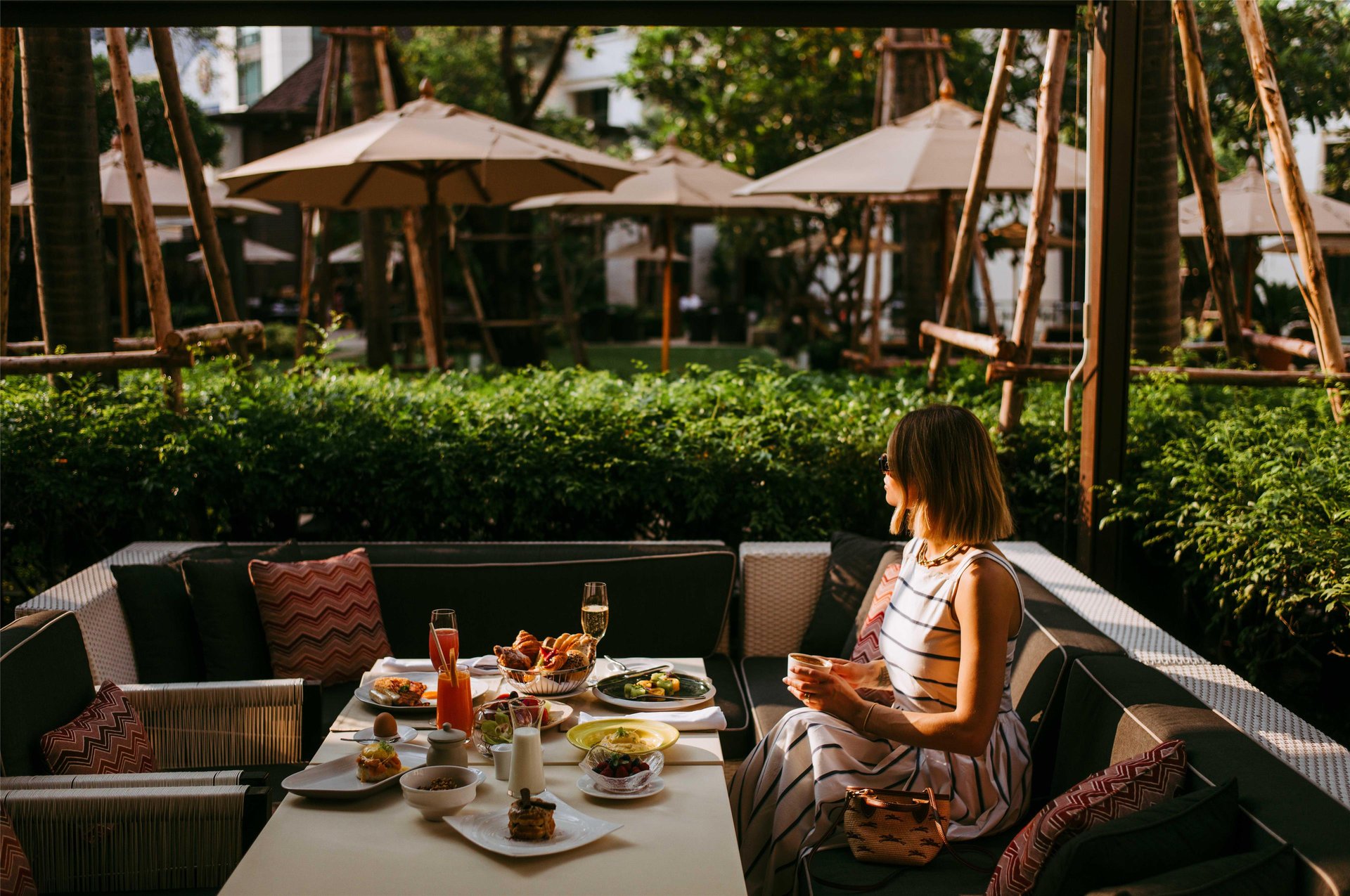 Restaurants & Bars
