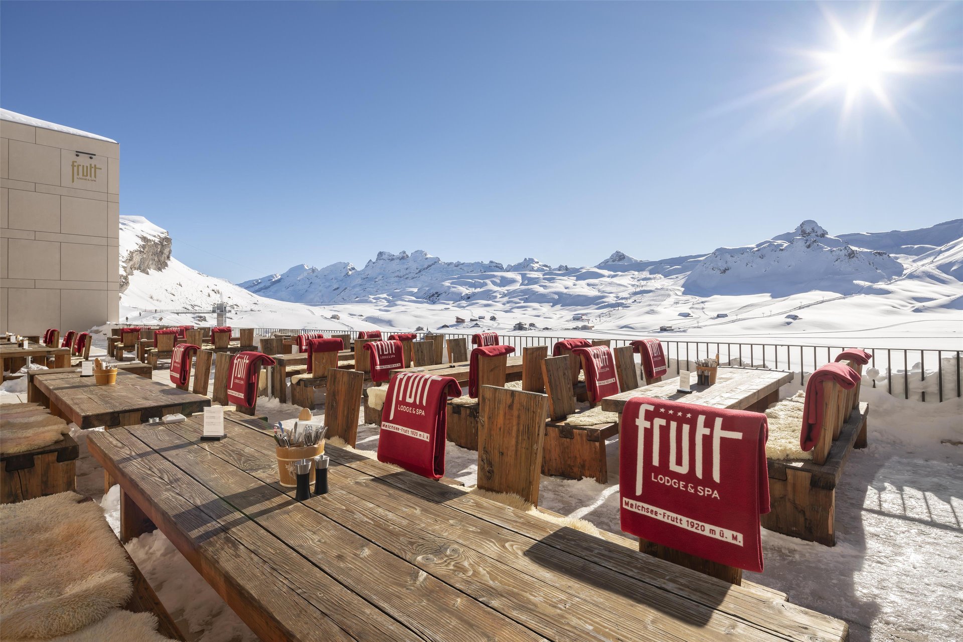 Restaurants & Bars