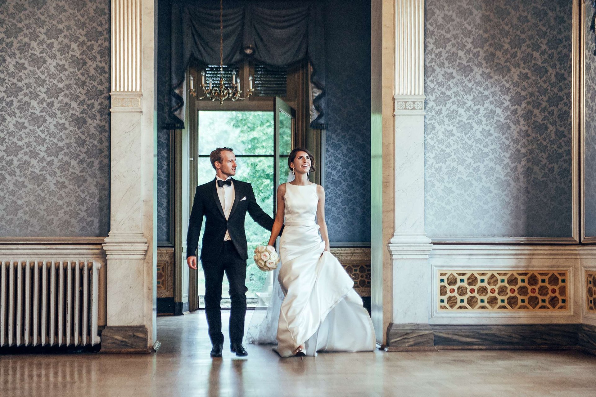 Brautpaar auf Hochzeit im Schloss Albrechtsberg