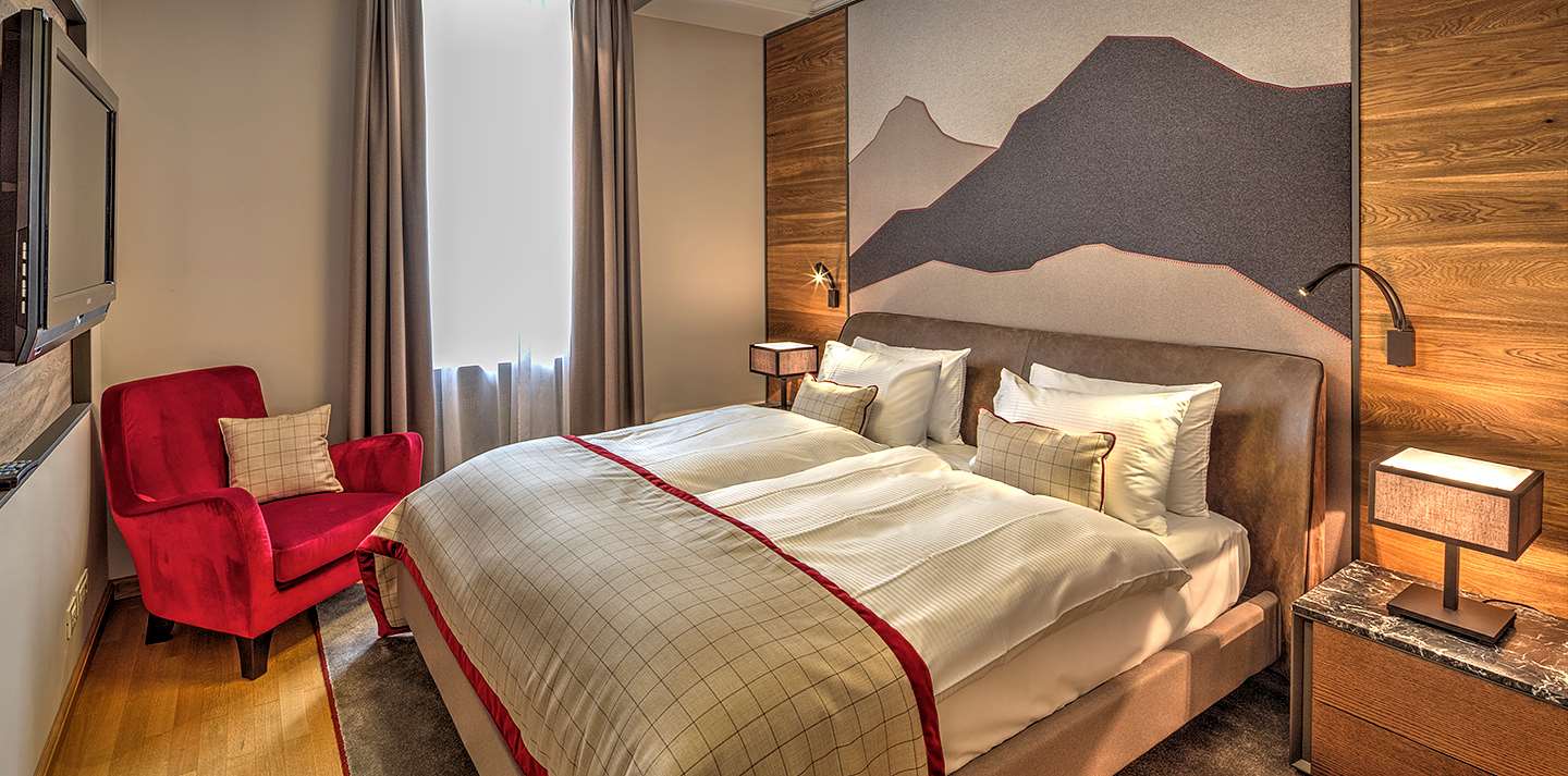 Deluxe Three Bedroom Alpine Suite