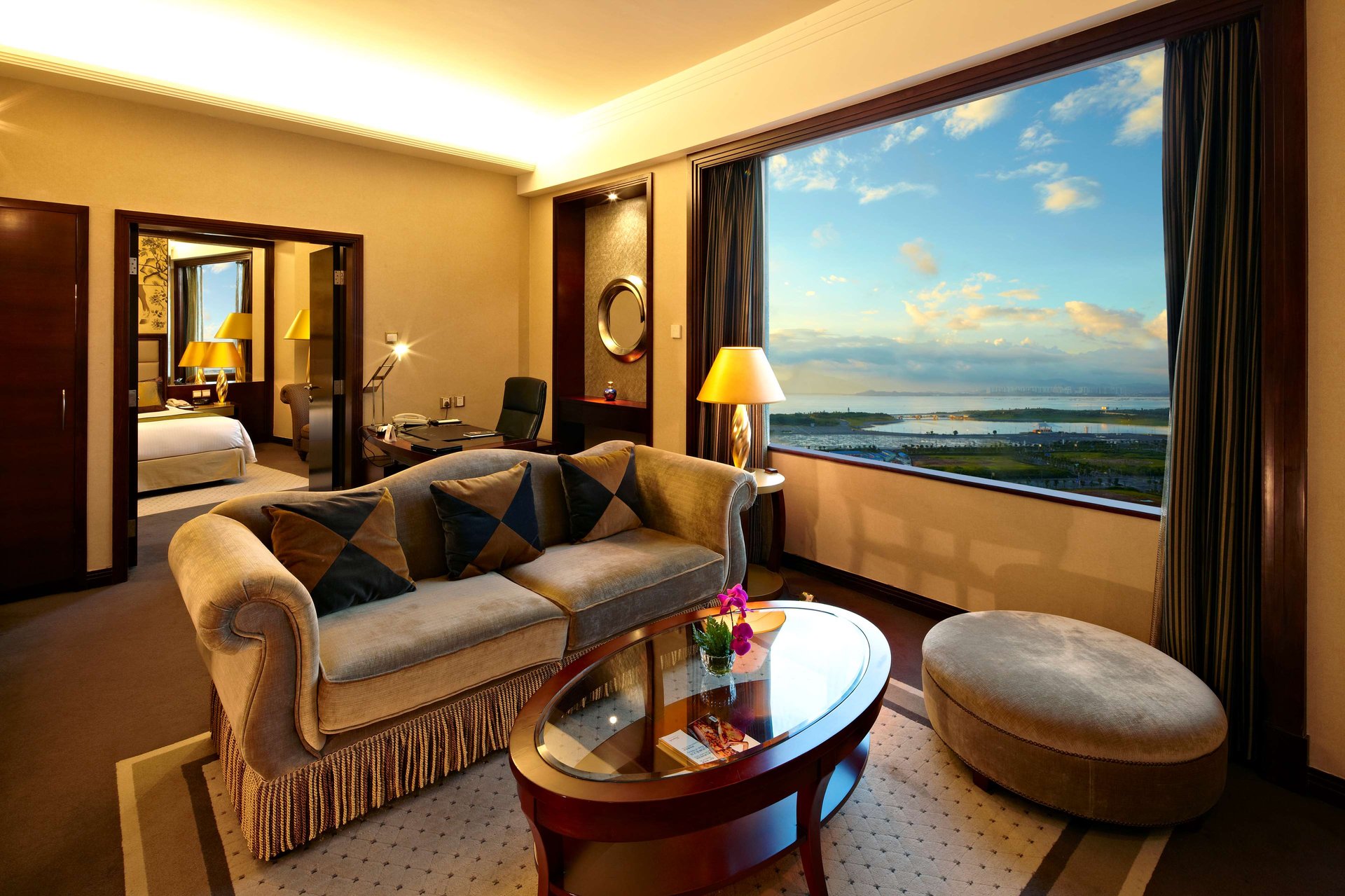 Deluxe Suite
