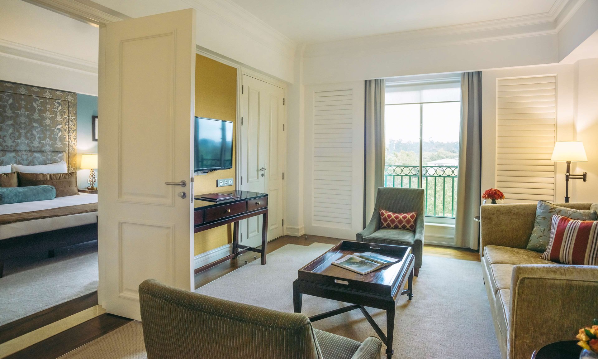 Rooms & Suites