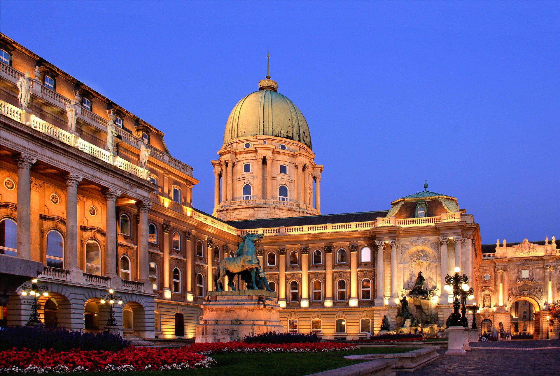 Kempinski Hotel Corvinus Budapest - Local attraction