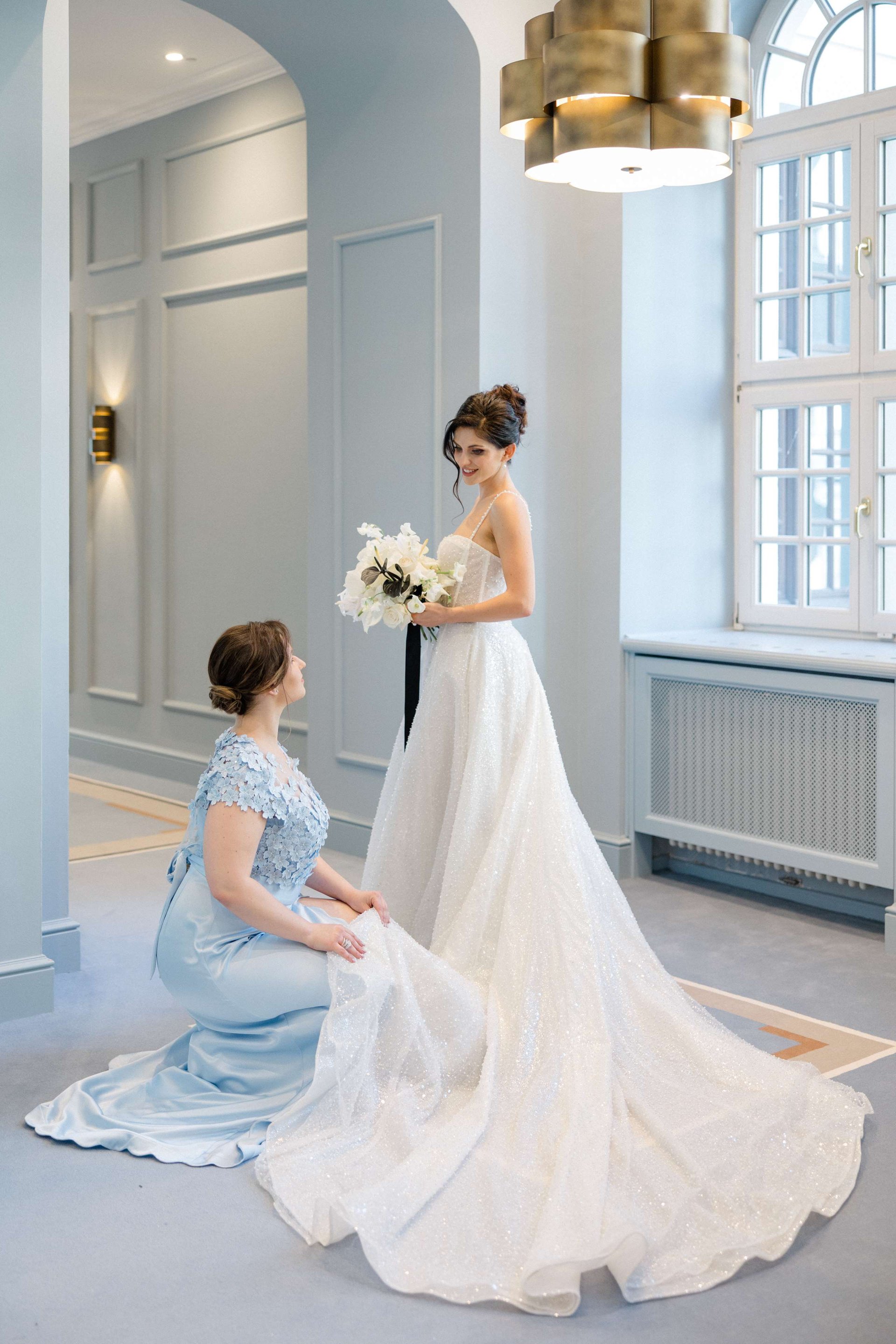 Braut und Mutter auf Hochzeit im Hotel Taschenbergpalais Kempinski Dresden