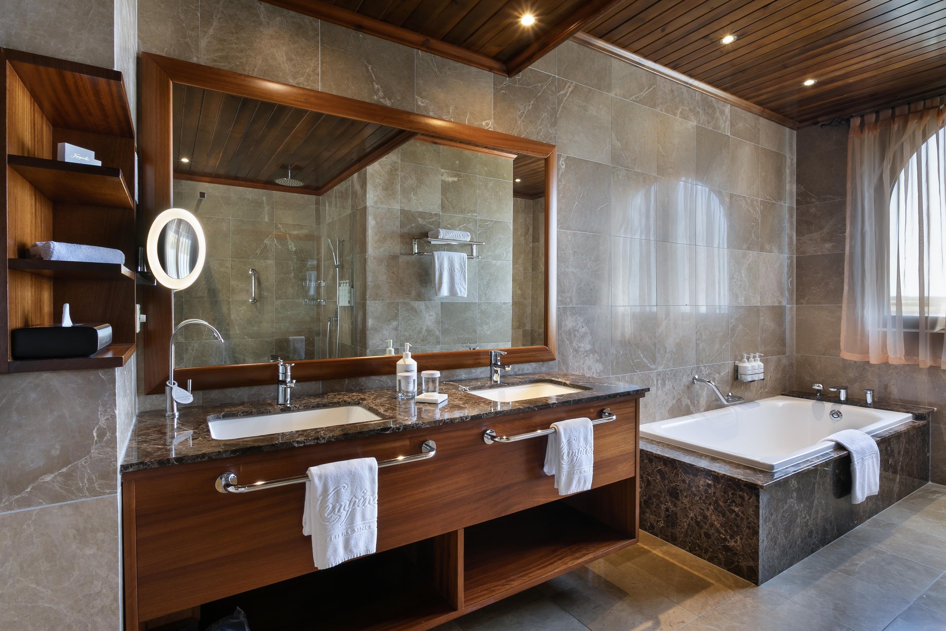 Panorama Junior Suite Bathroom