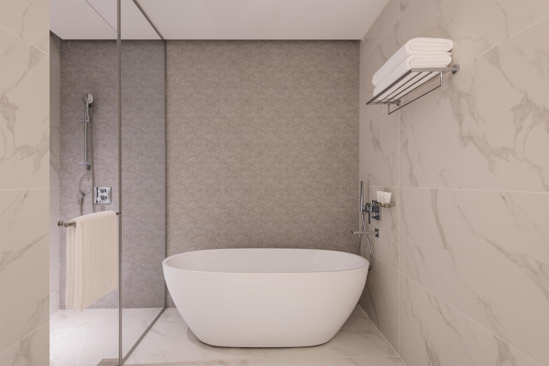 Kempinski Hotel Ishtar Dead Sea Jordan - Executive Suite Bathroom 