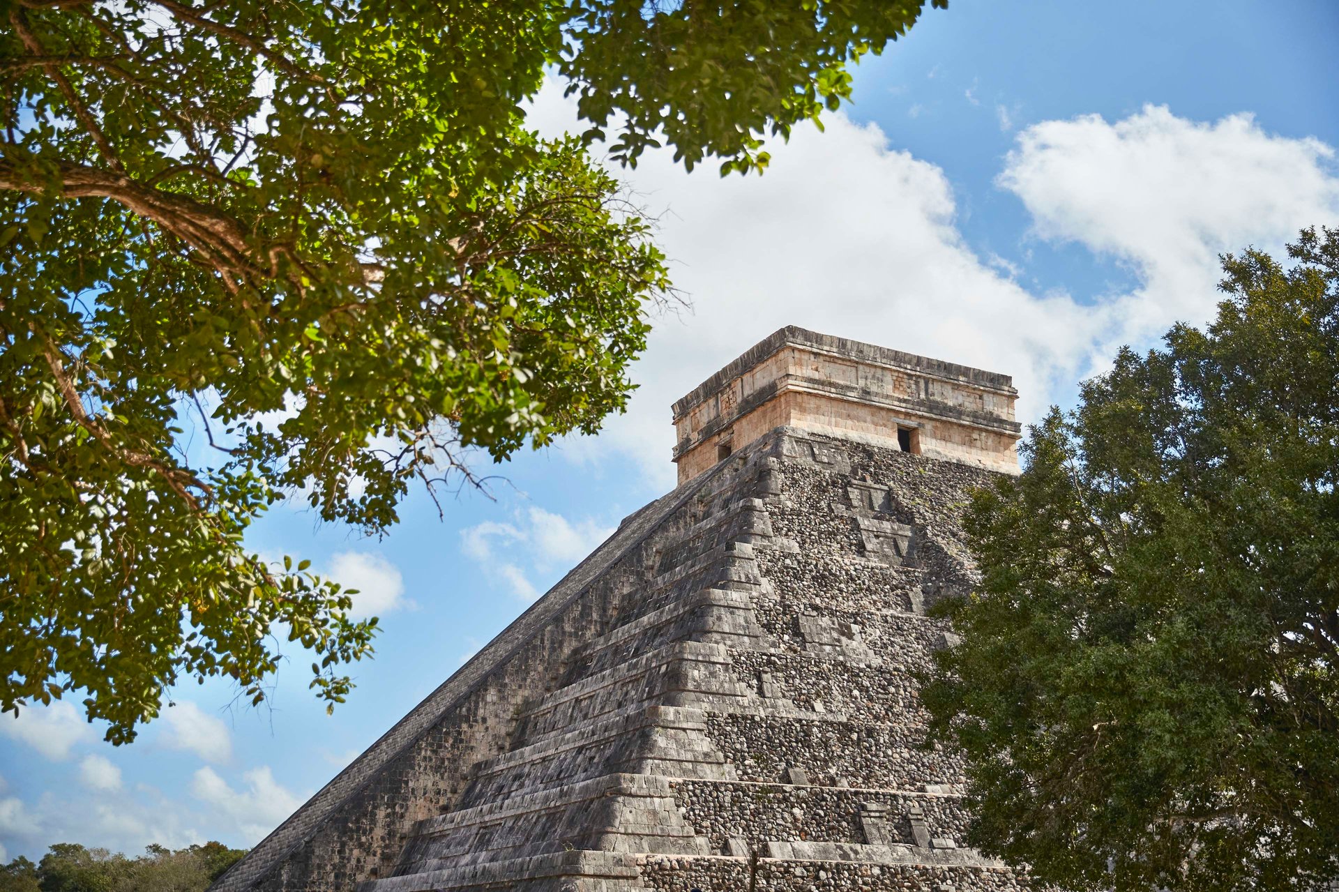 Chichén-Itzá and Cenote Maya Tour