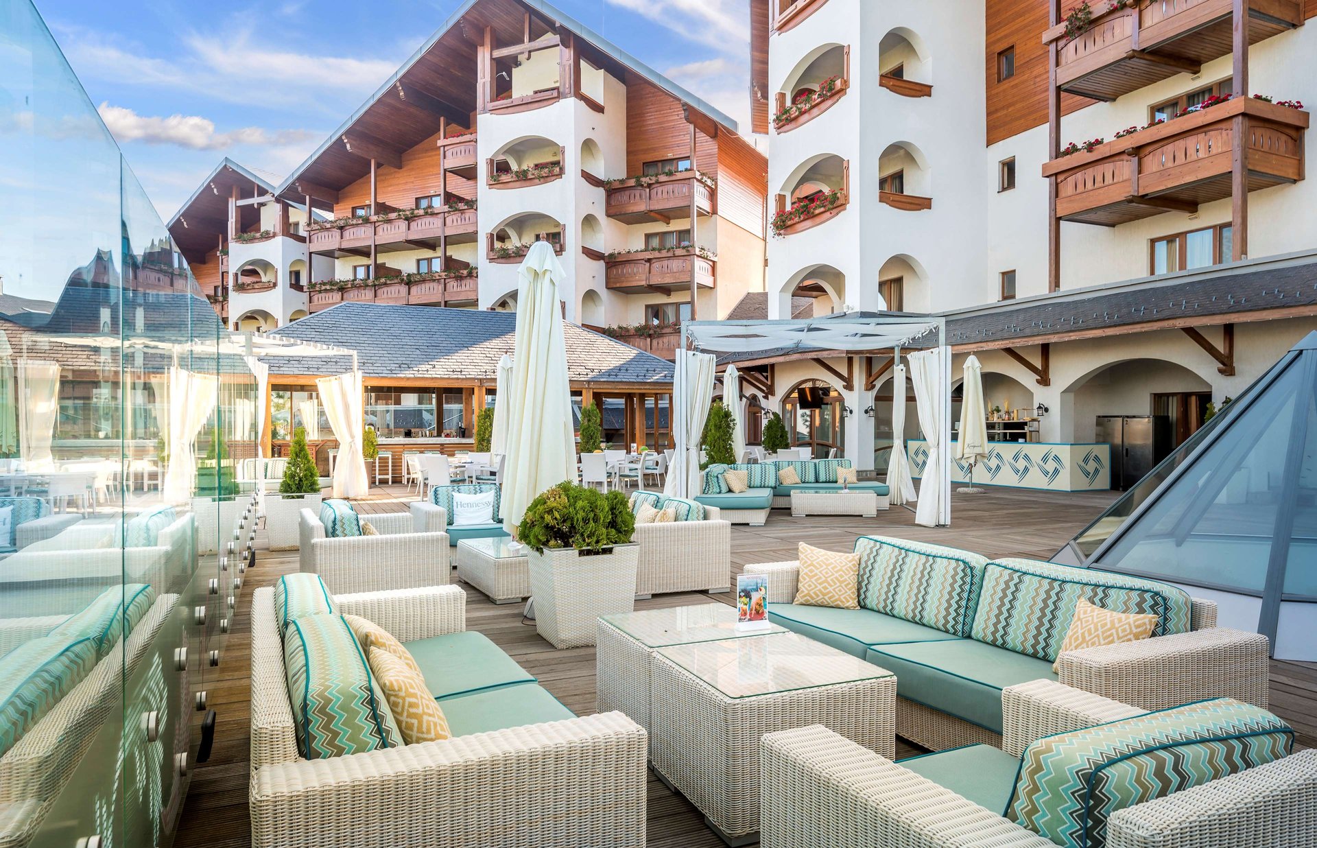 La Veranda Bar & Lounge