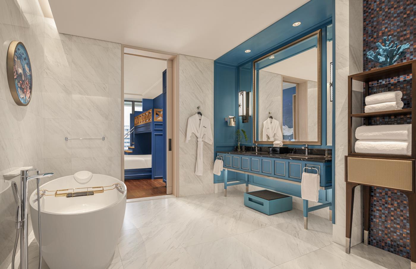 Sindhorn Kempinski Hotel Bangkok - Sealife Family Suite