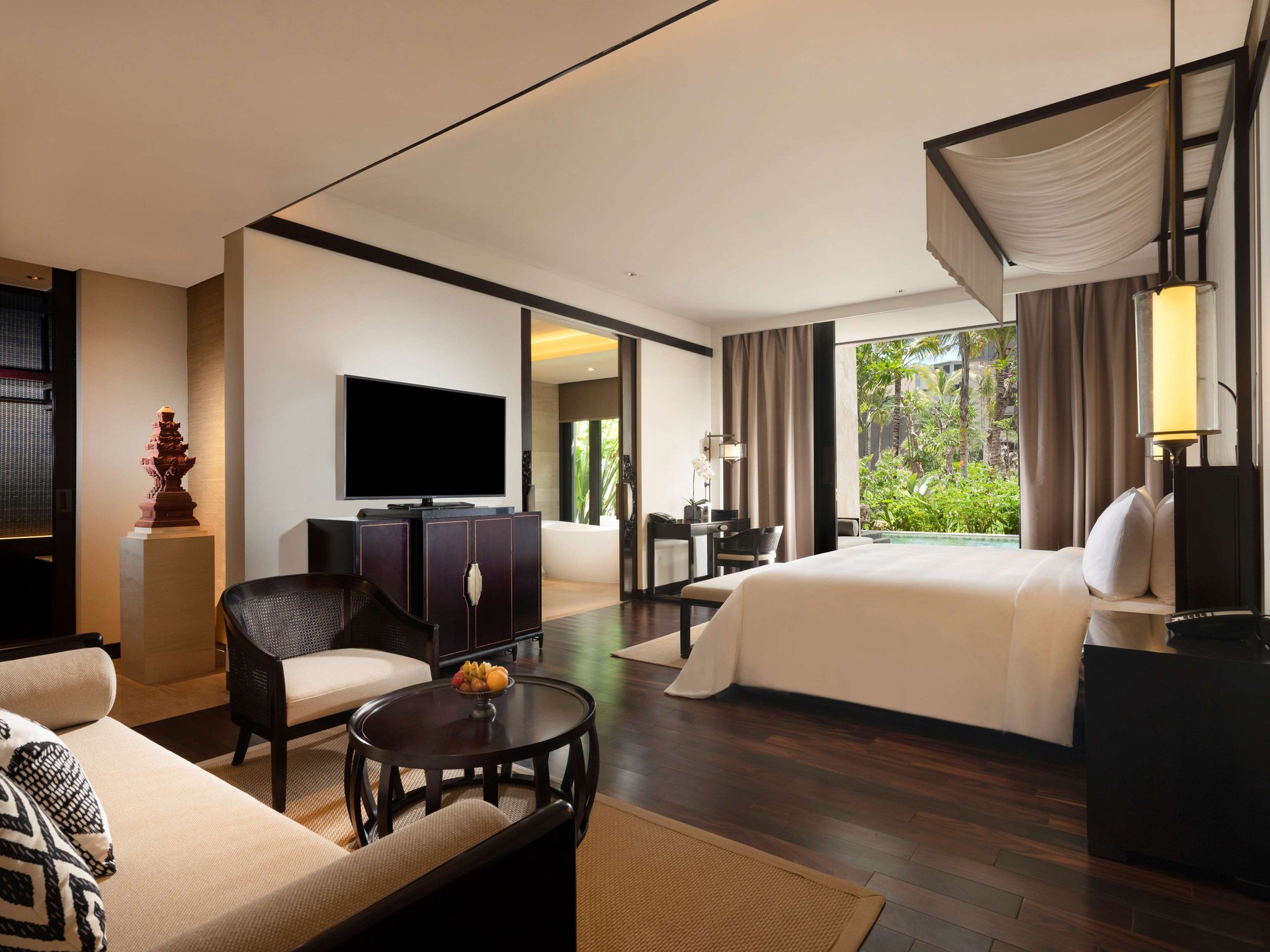 Rooms & Suites