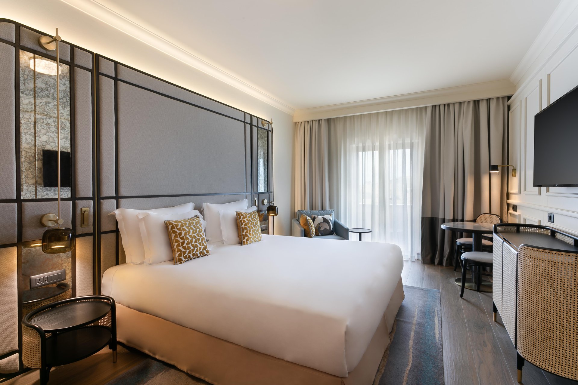 Deluxe Suite