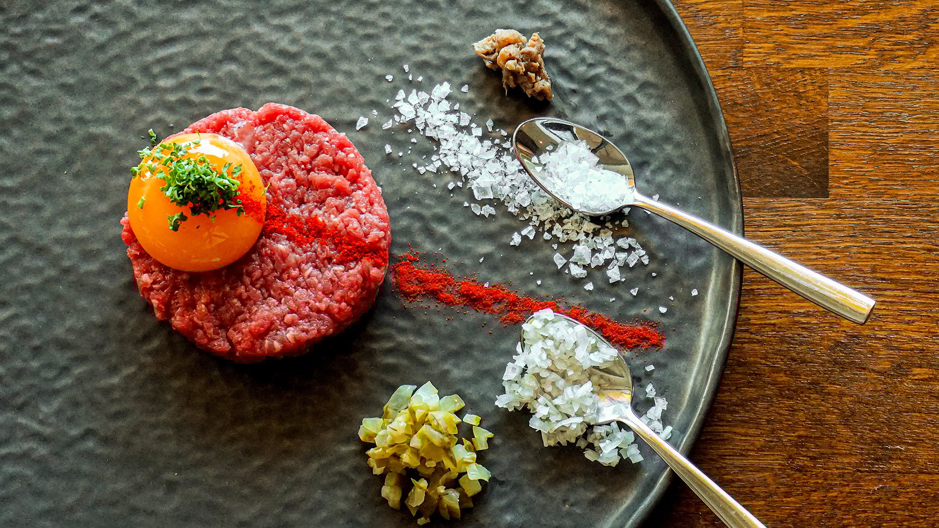 SignatureDishes_Tartare_FRA1_1920x1080px.jpg