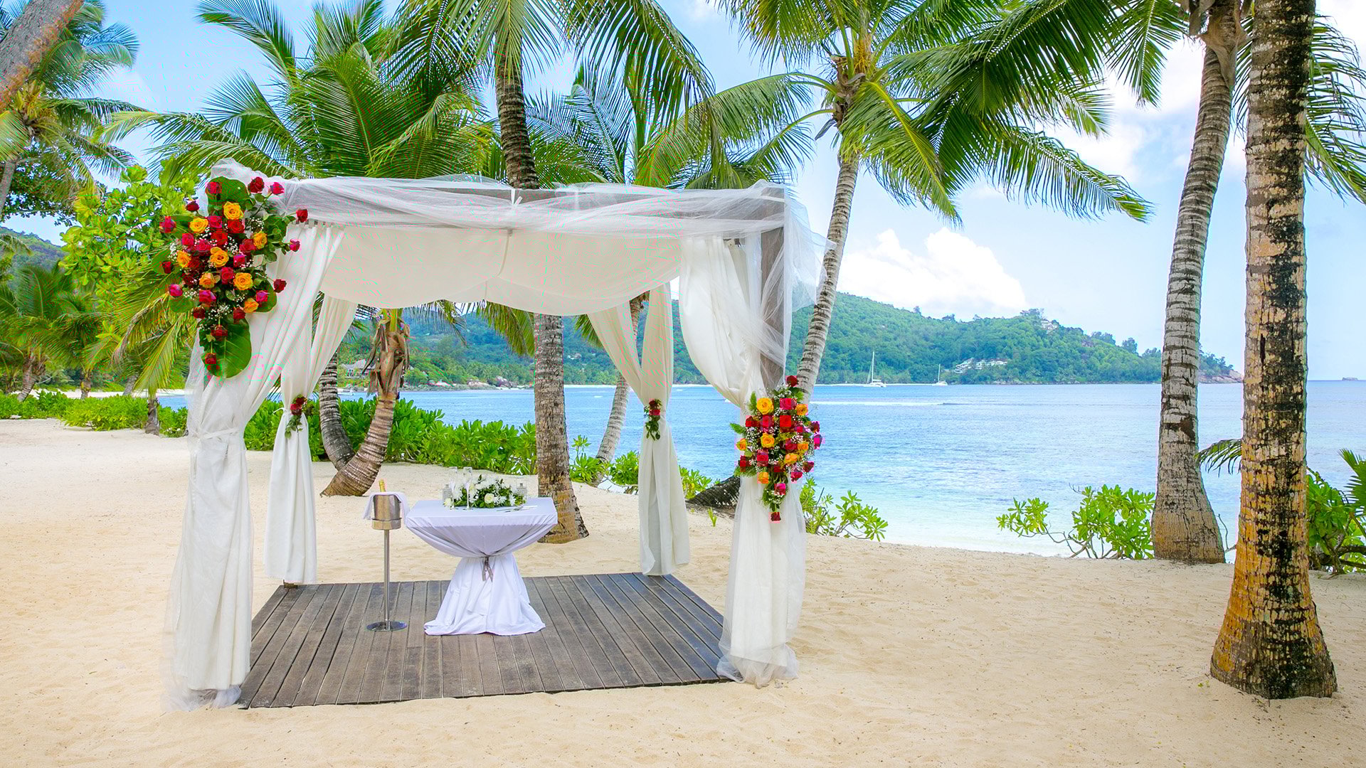 Weddings_SEZ_PavillionBeach_1920x1080px.jpg