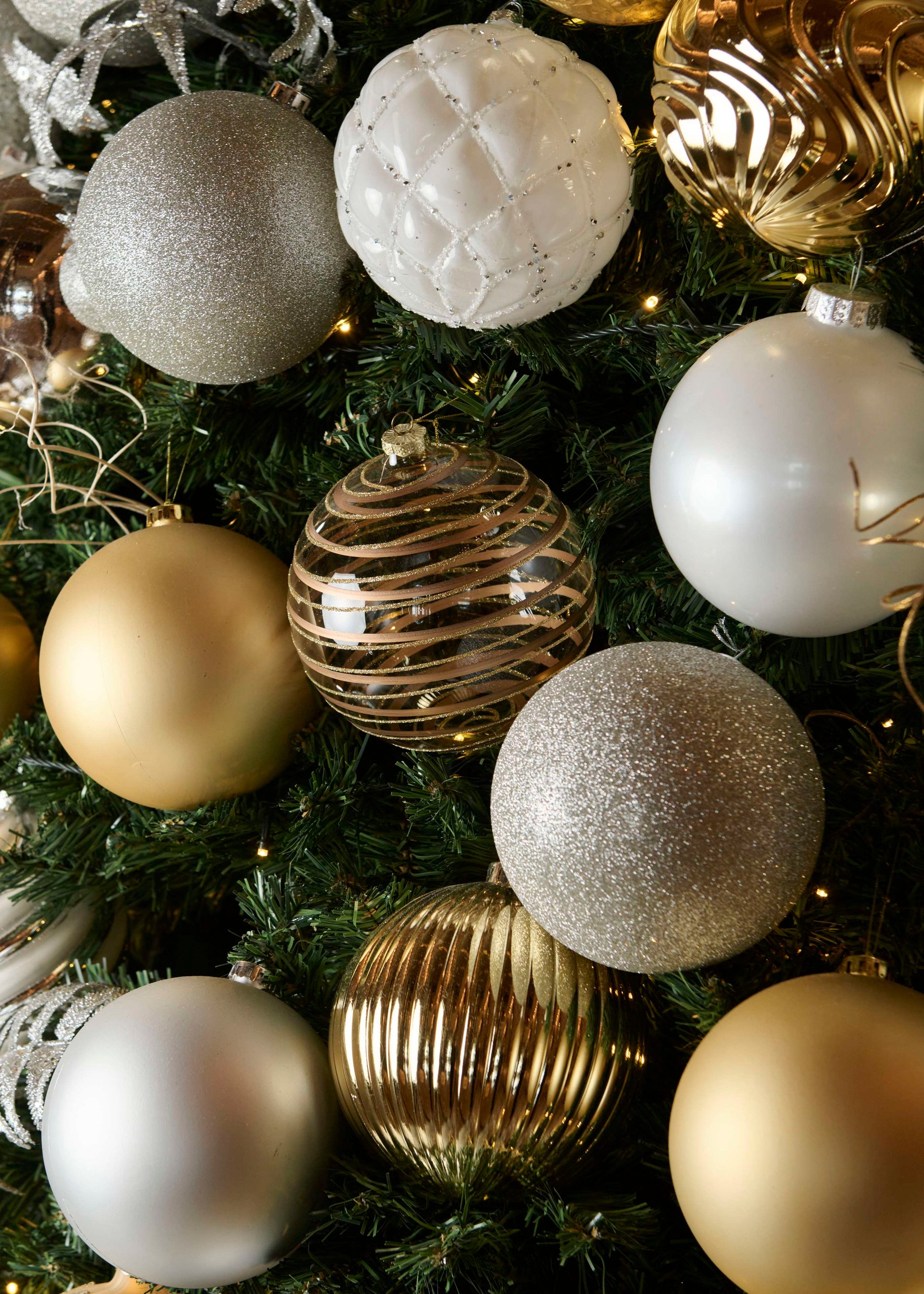Your Tailor-made Festive Holiday Guide