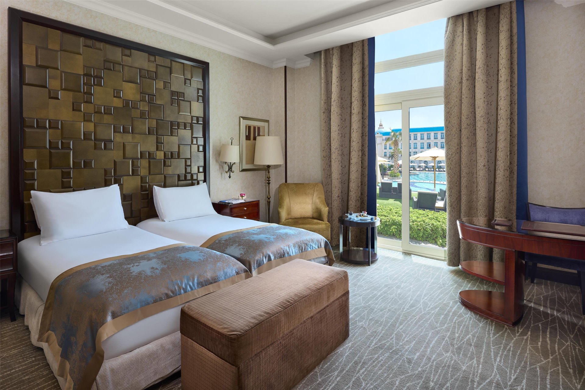 Royal Maxim Palace Kempinski - Grand Deluxe Twin Pool View Room