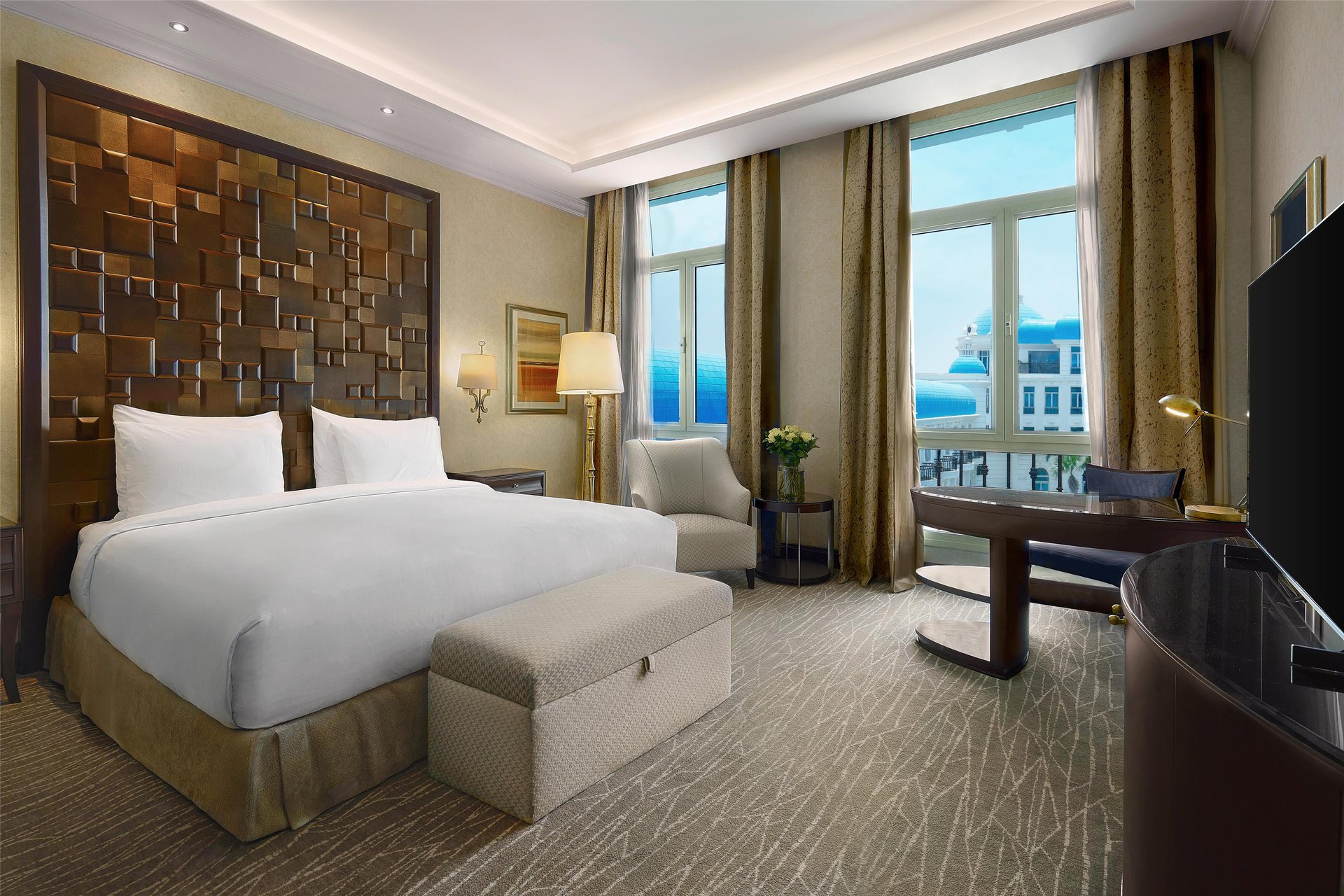 Deluxe room with pool view