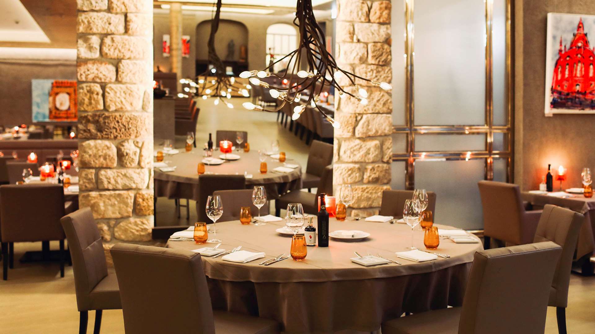 Restaurants & Bars
