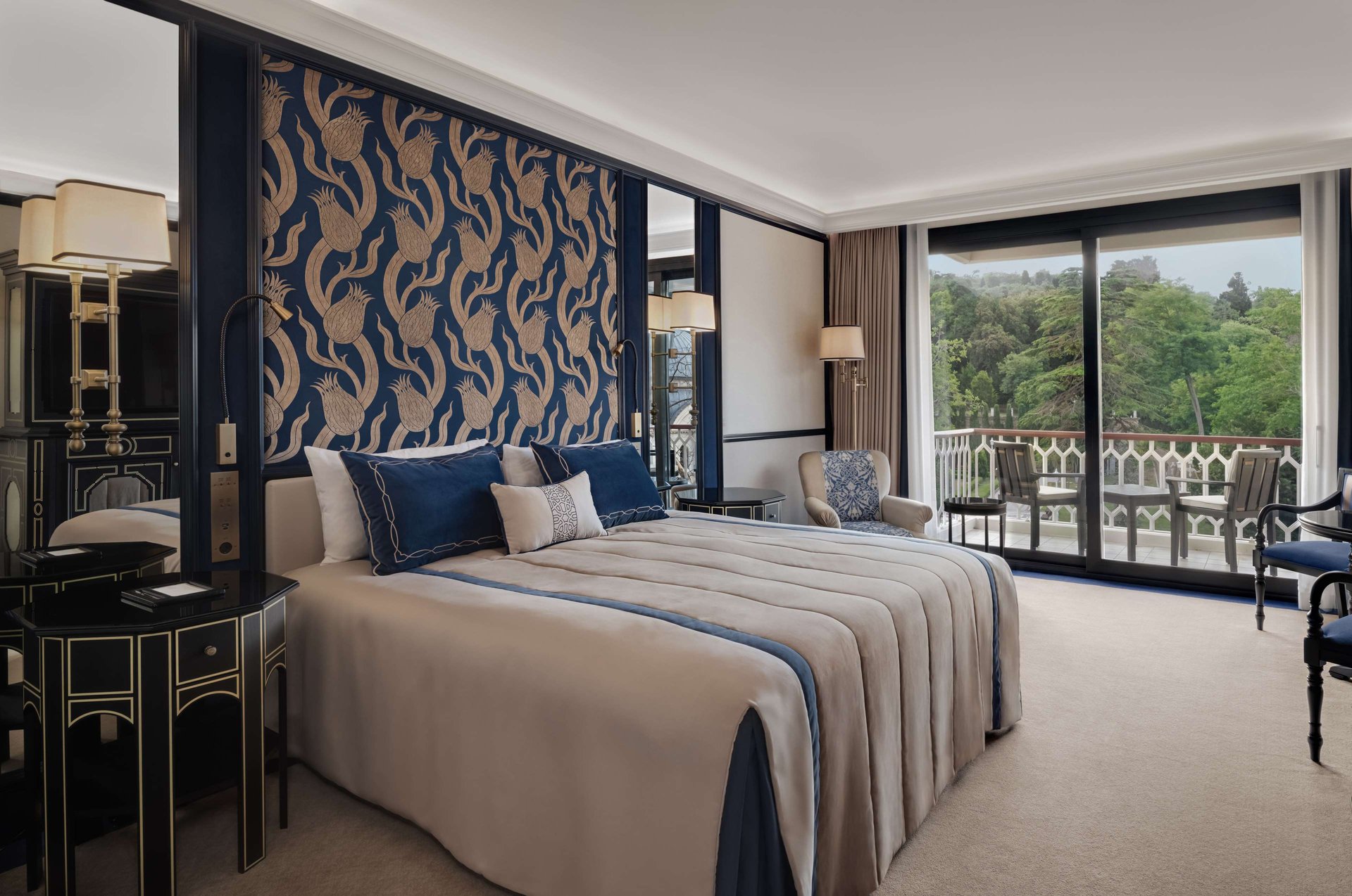 Ciragan Palace Kempinski Istanbul - Guest room