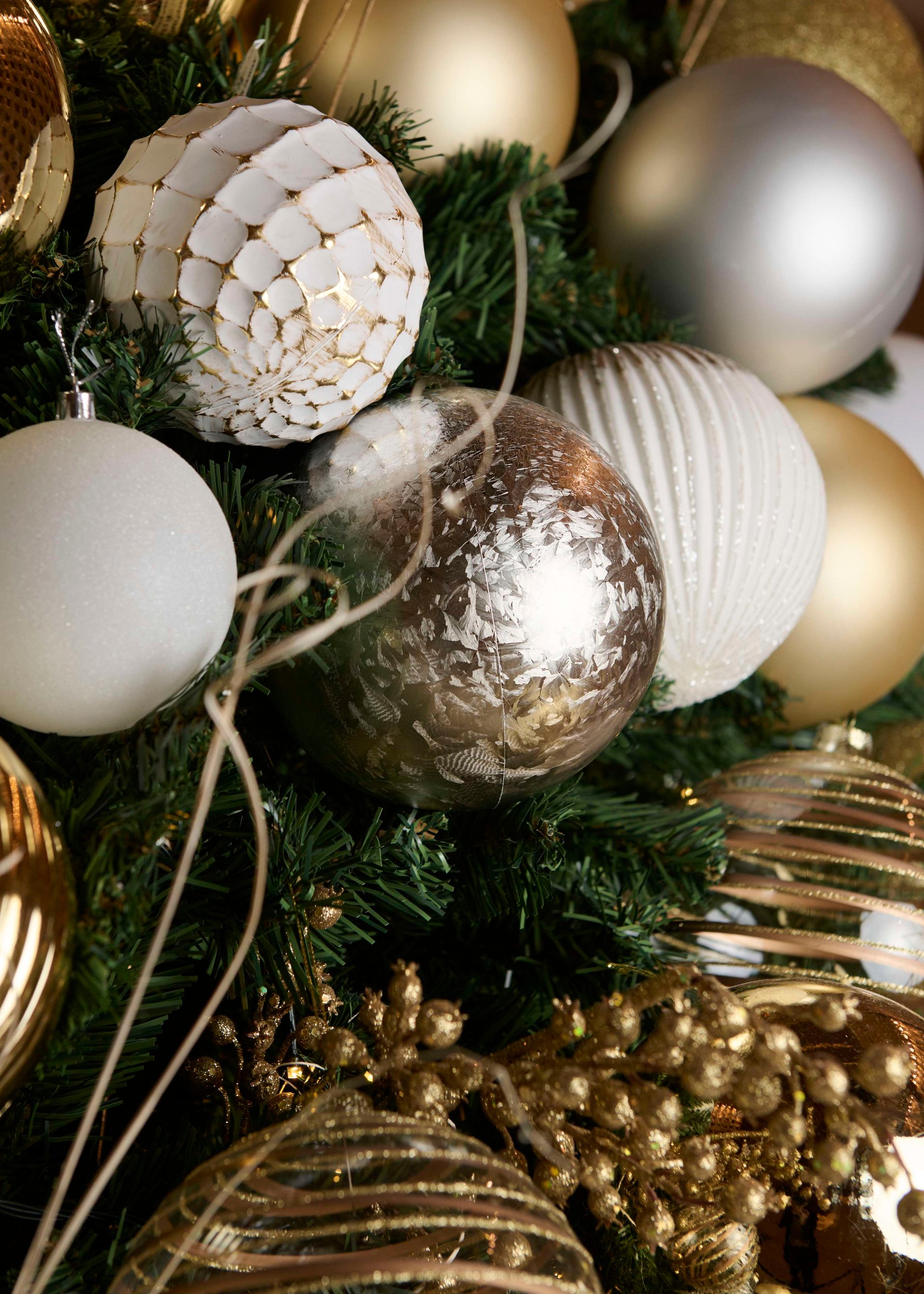 Your Tailor-made Festive Holiday Guide