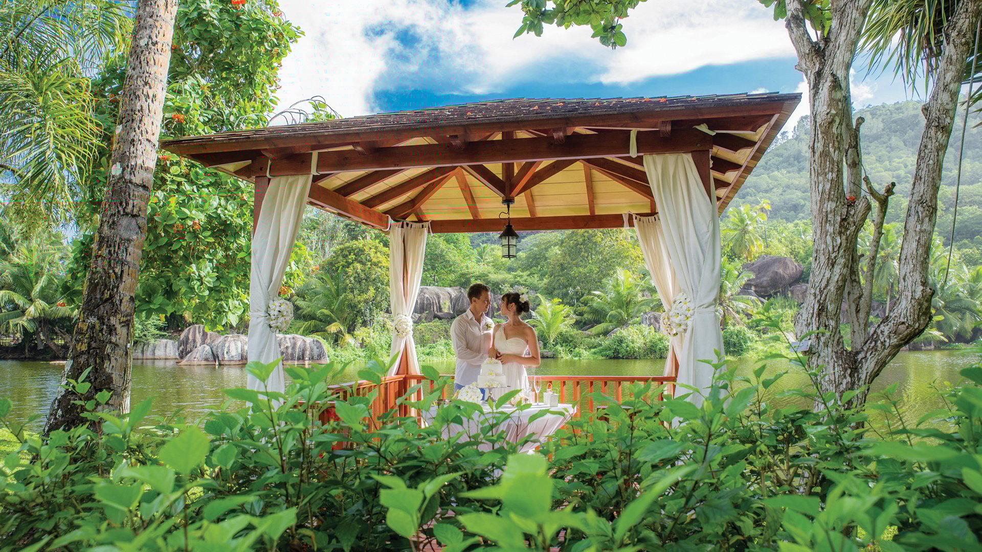 KISEZ1_WeddingLagoon-Pavillion-Wedding_High-Res_4517.jpg