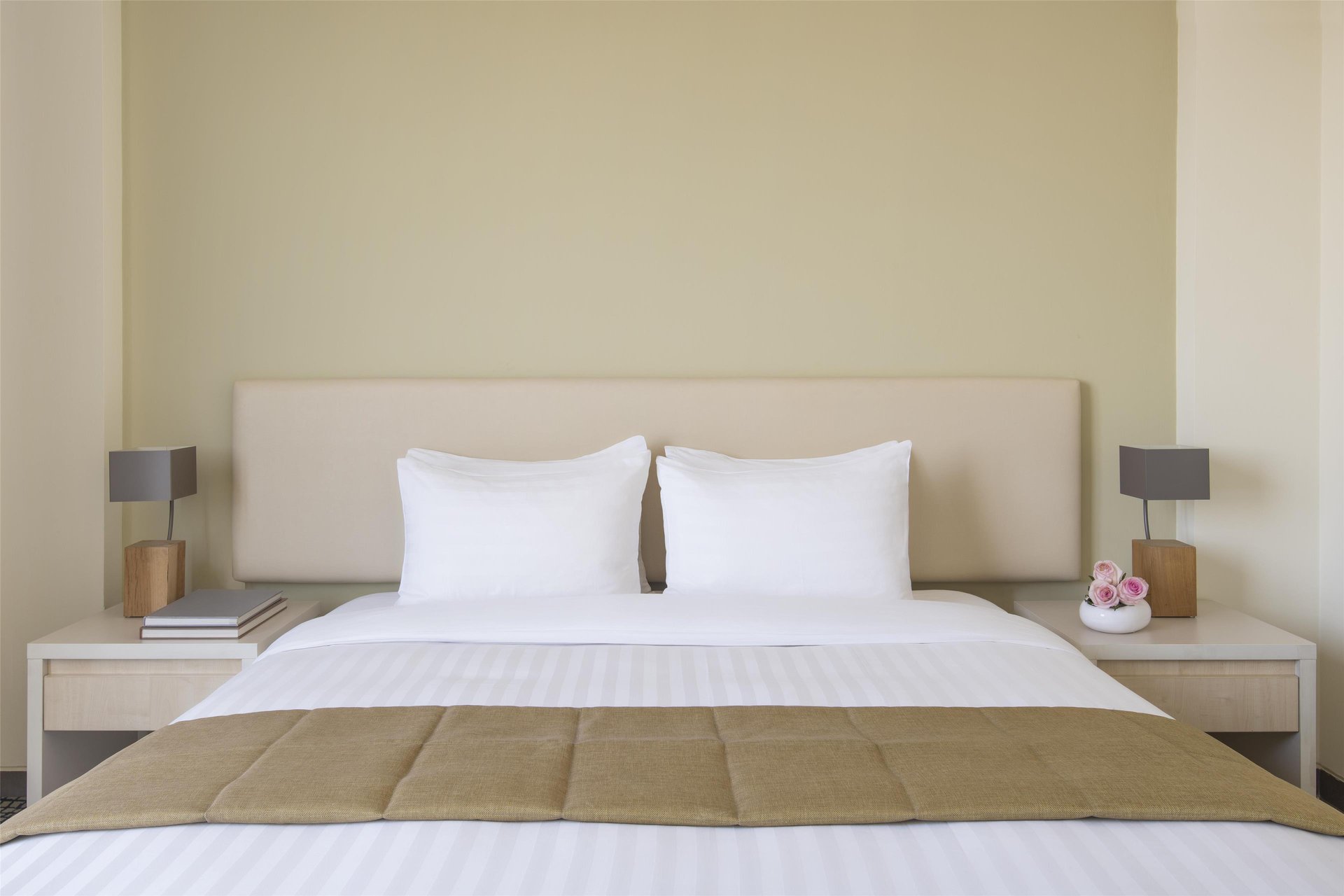 Bristoria Hotel Erbil - Deluxe Room King Size Bed