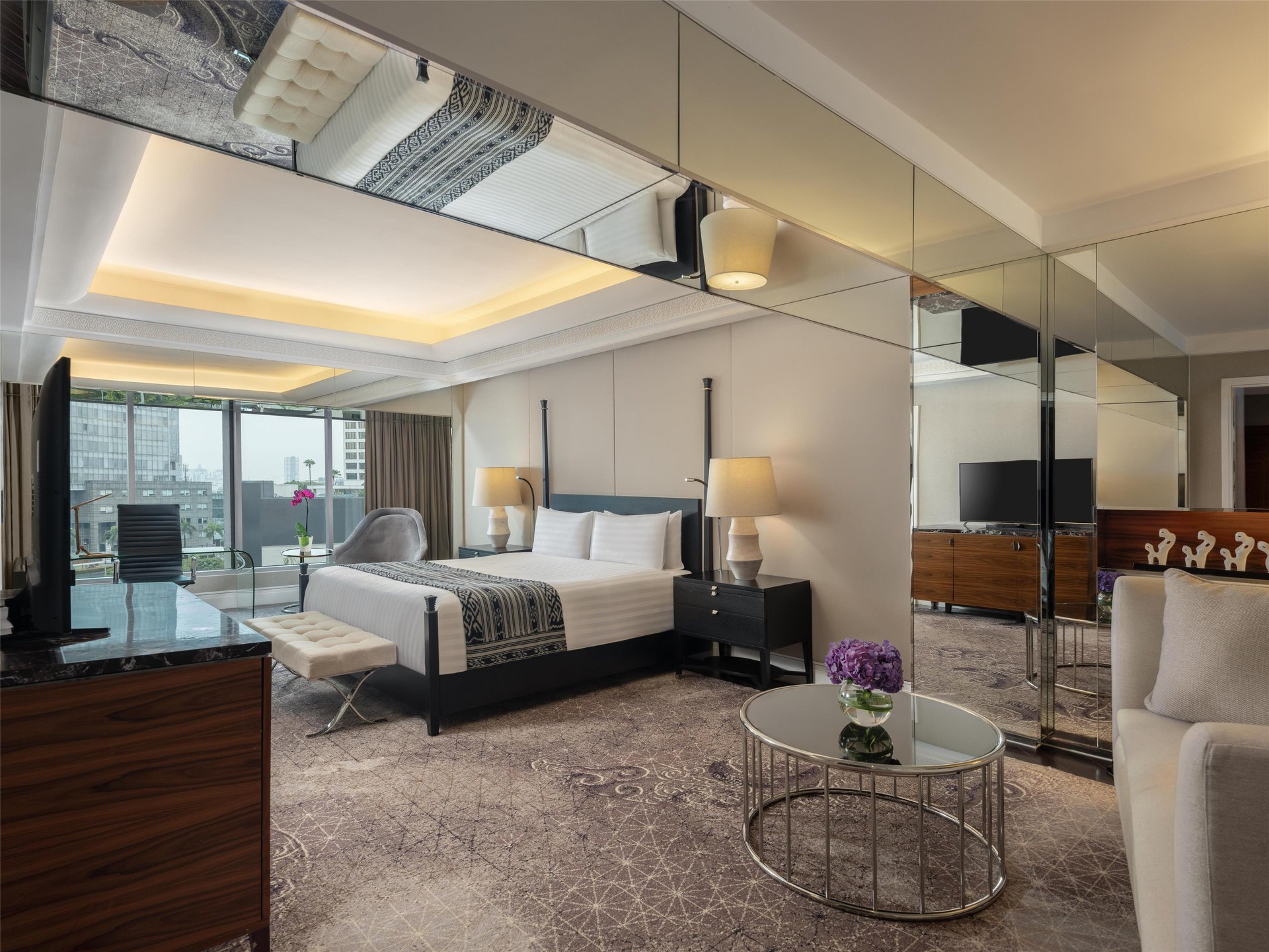 Executive Grand Deluxe Room (King or Twin)