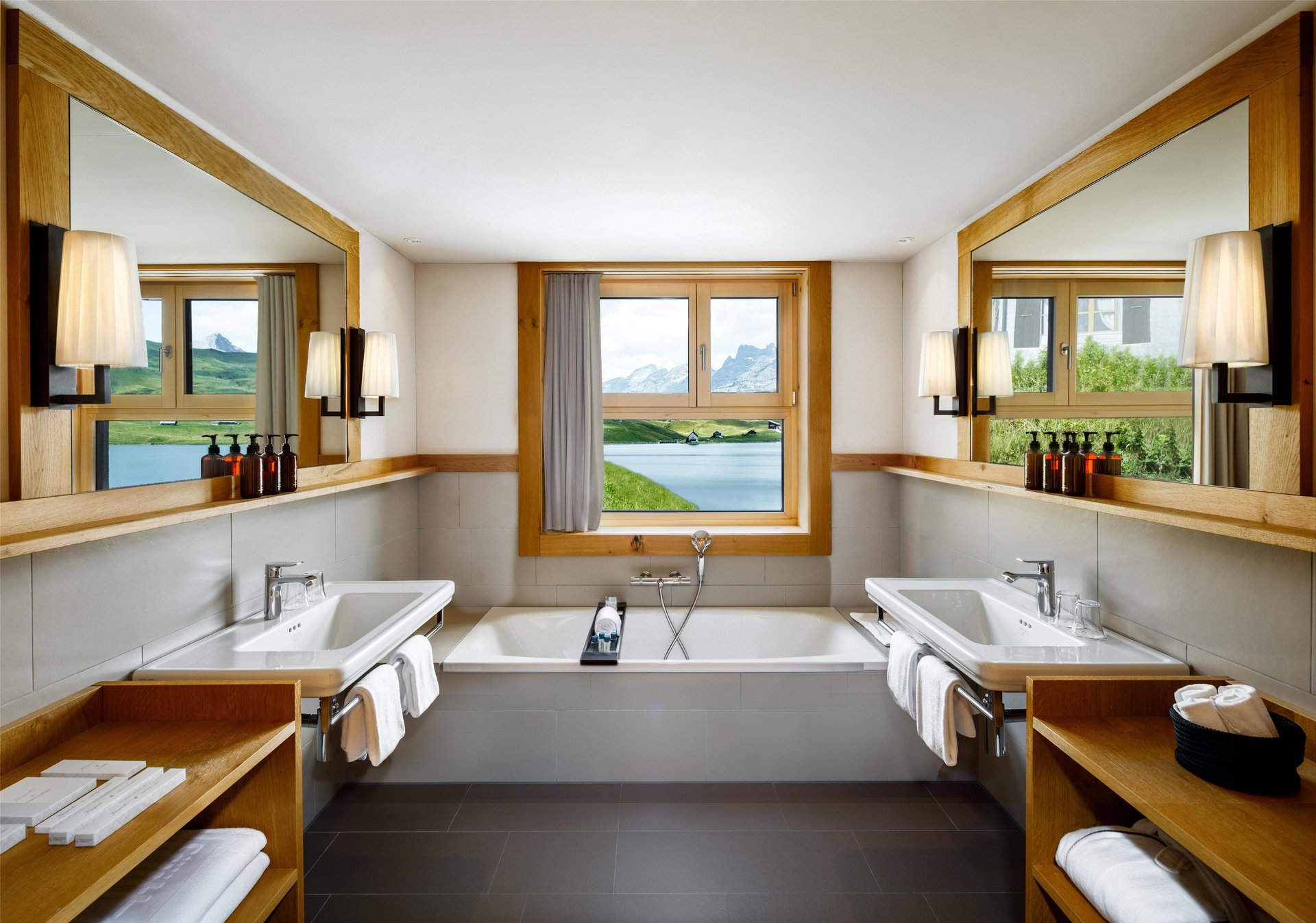 Frutt Lodge - Family Lake View Suite