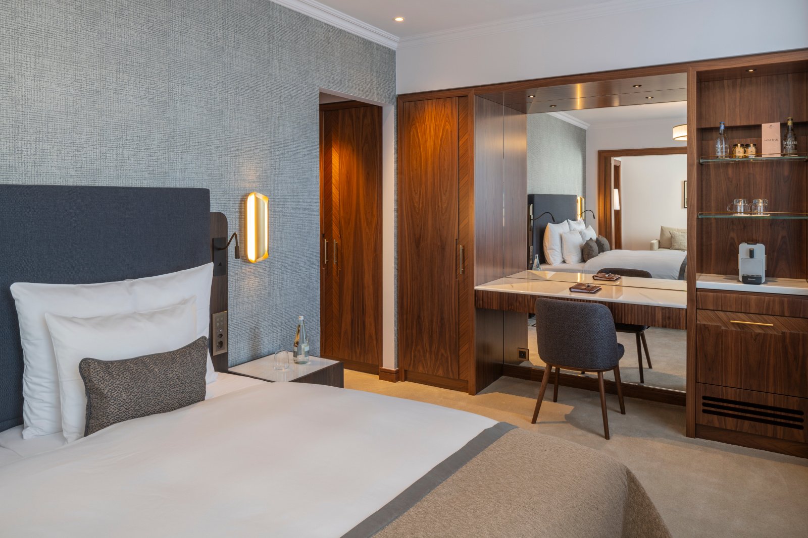 KISMV Signature Junior Suite 130 (2).jpg