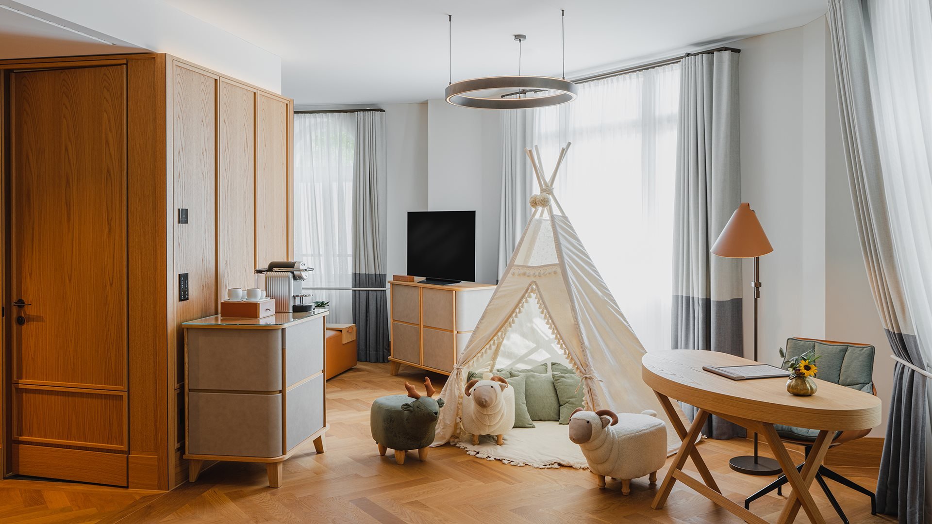 kibxo1_services_tipi_1920x1080px_2.jpg
