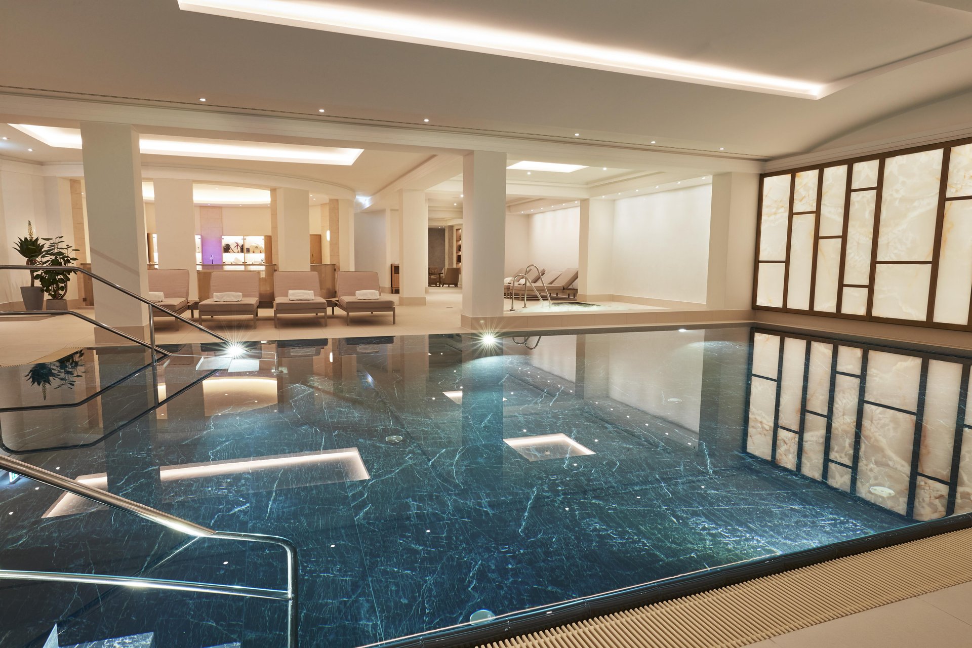Hotel Adlon Kempinski Berlin - Poolansicht