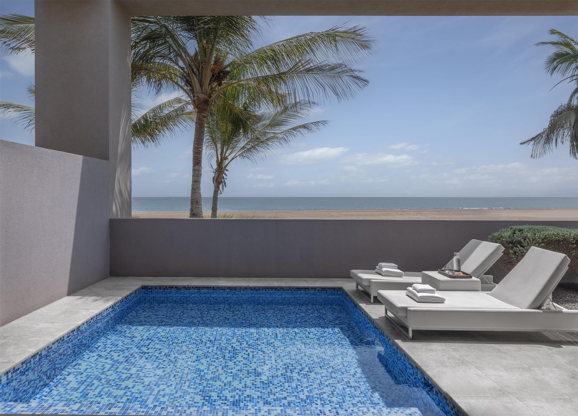 KIMCT1_ROYAL SUITE_SWIMMING POOL_SEA VIEW