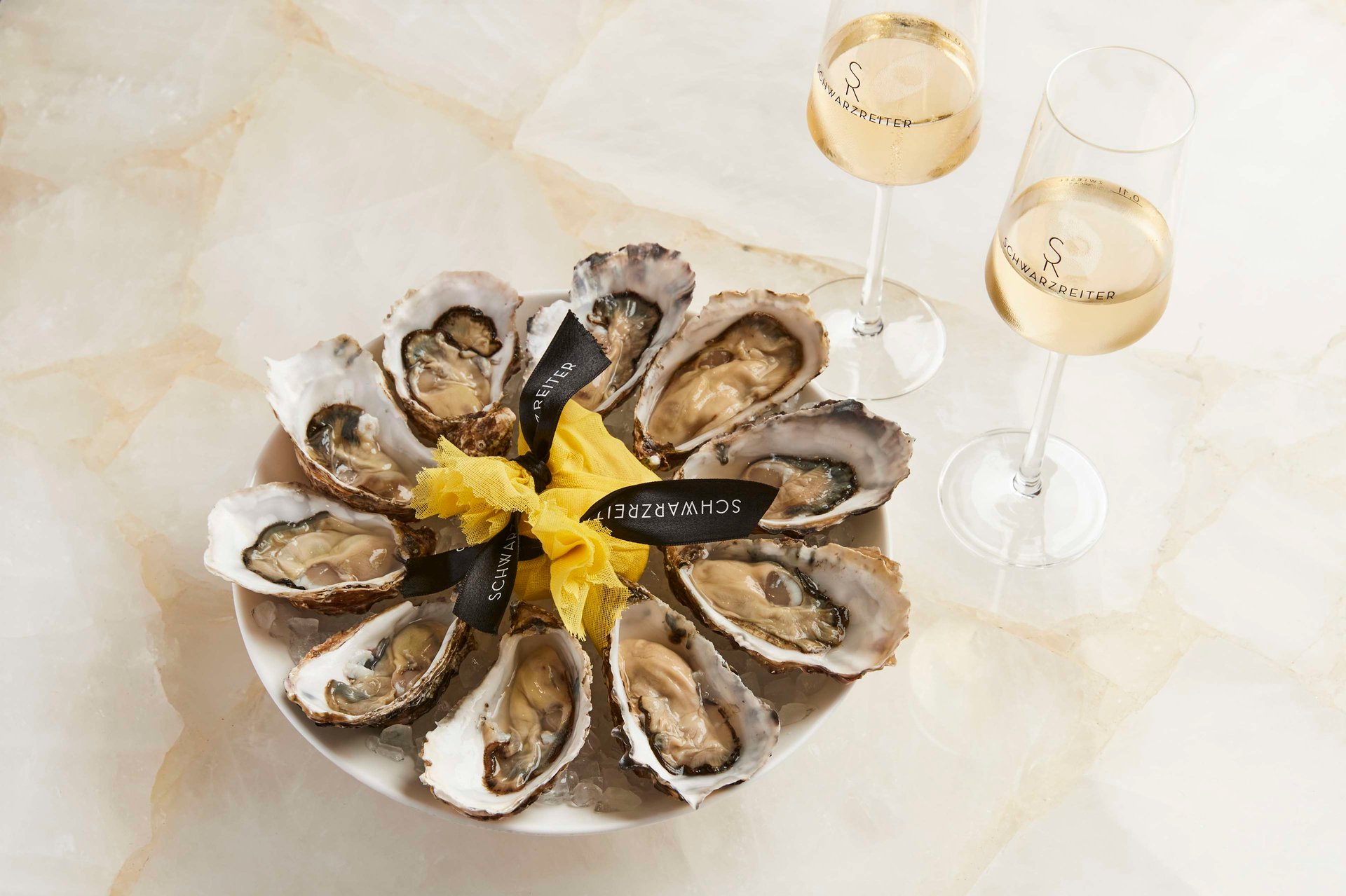Oyster & Champagne Hour in der Tagesbar