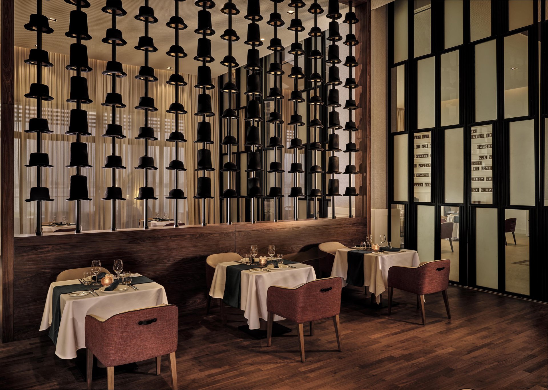 table-of-fine-dining-restaurant