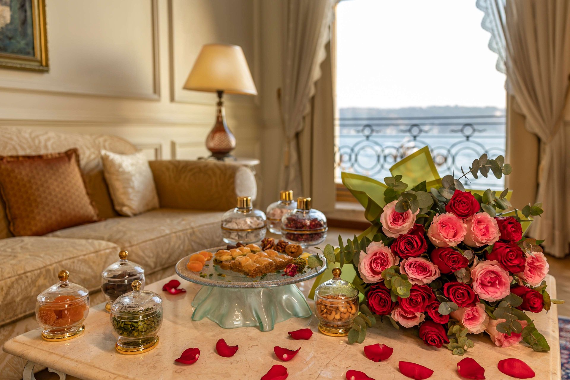 Çırağan Palace Offers Romantic Experiences Exclusive for Valentine’s Day