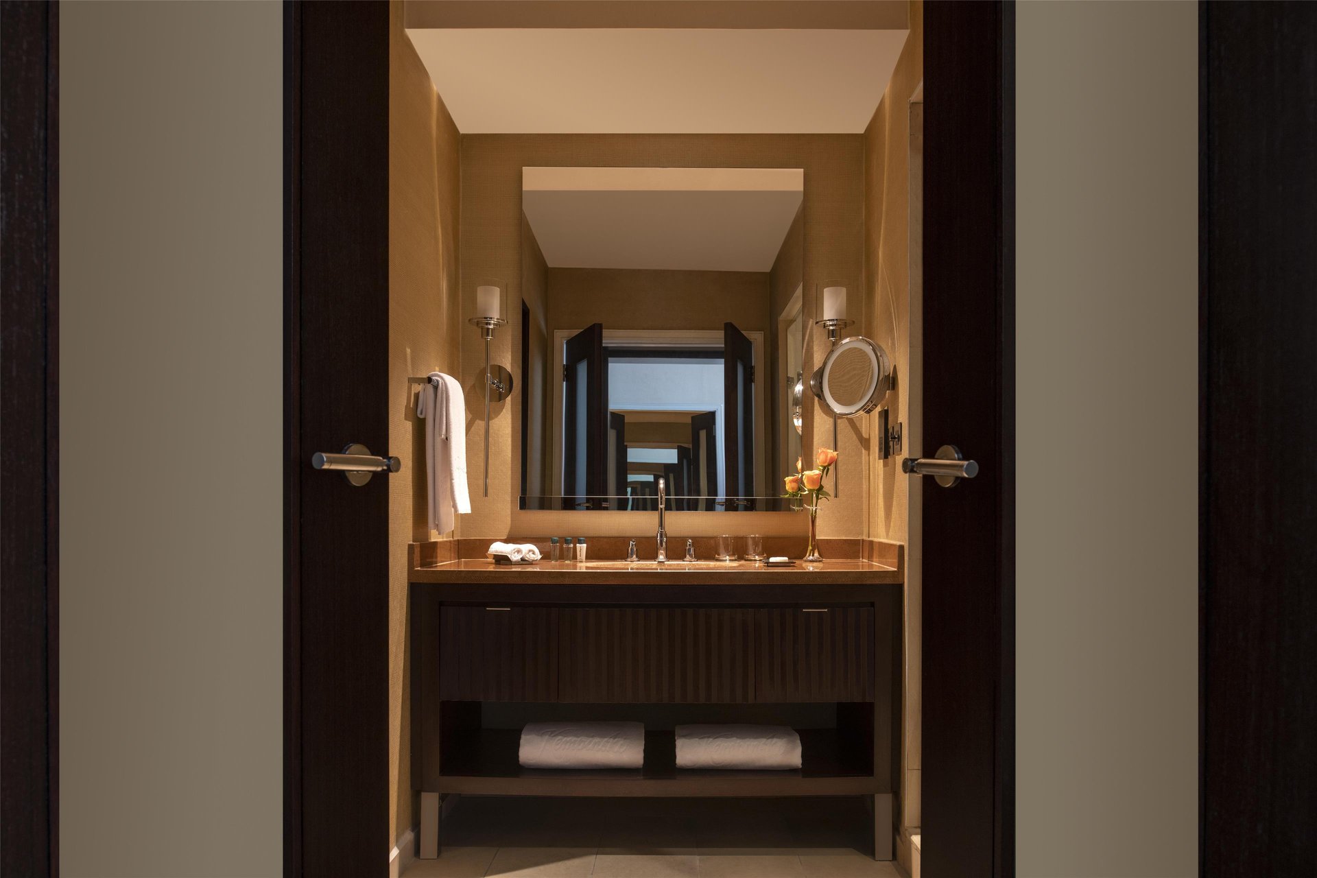 Kempinski Hotel Gold Coast City Accra Ghana - Guest room