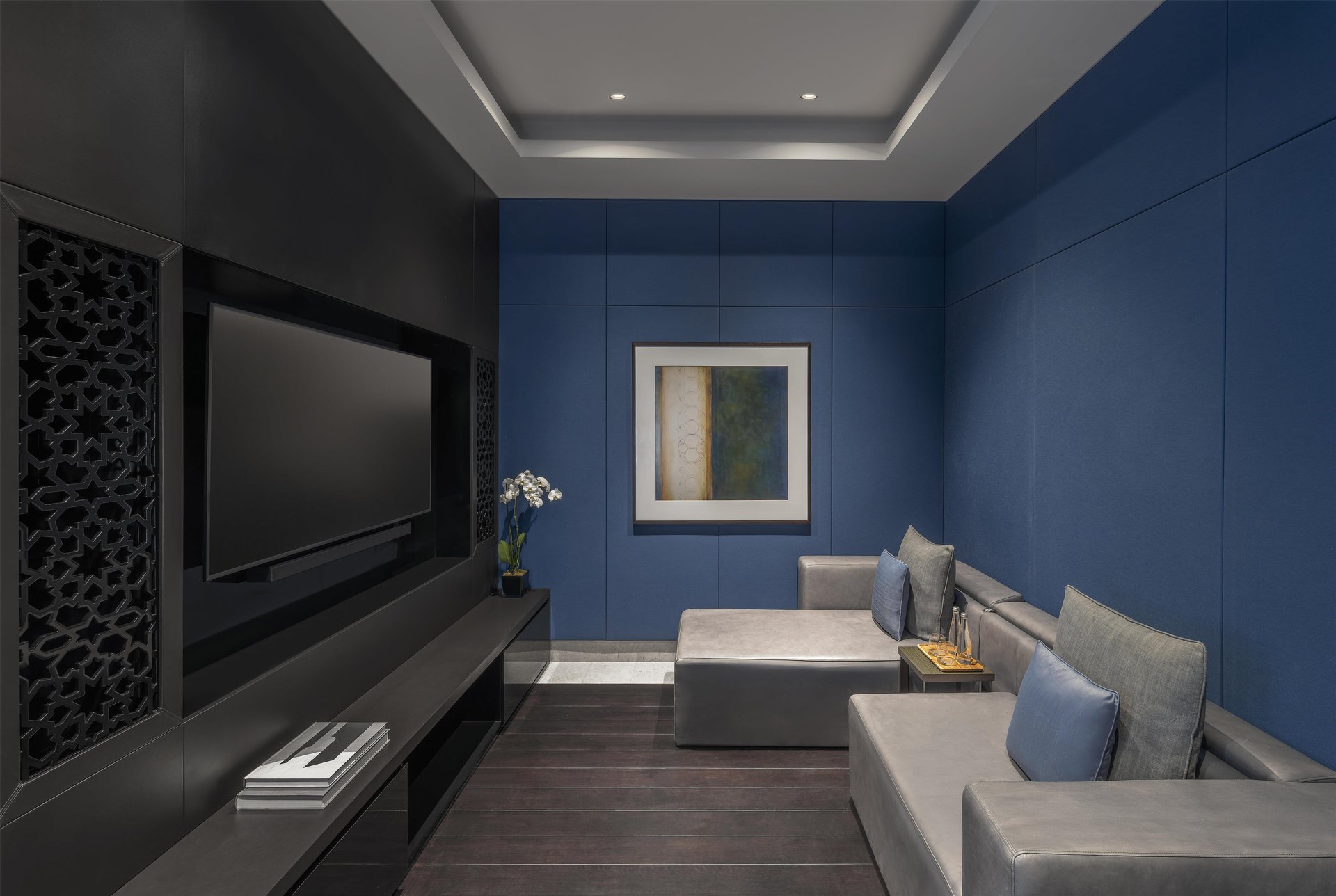 KIMCT1_ROYAL SUITE_CINEMA ROOM