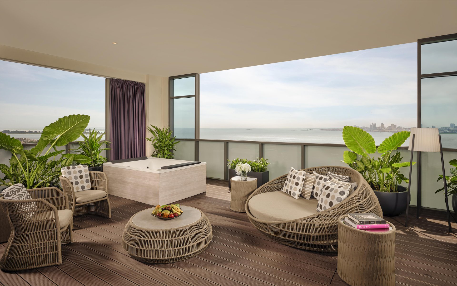 royal-suite-terrace-with-jacuzzi-river-view