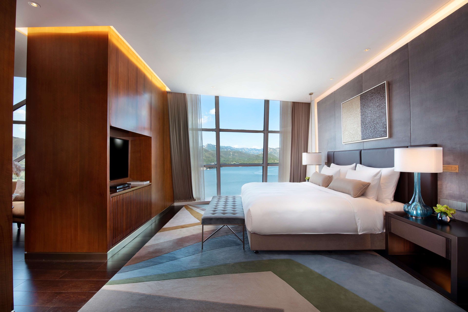 Diplomatic Suites