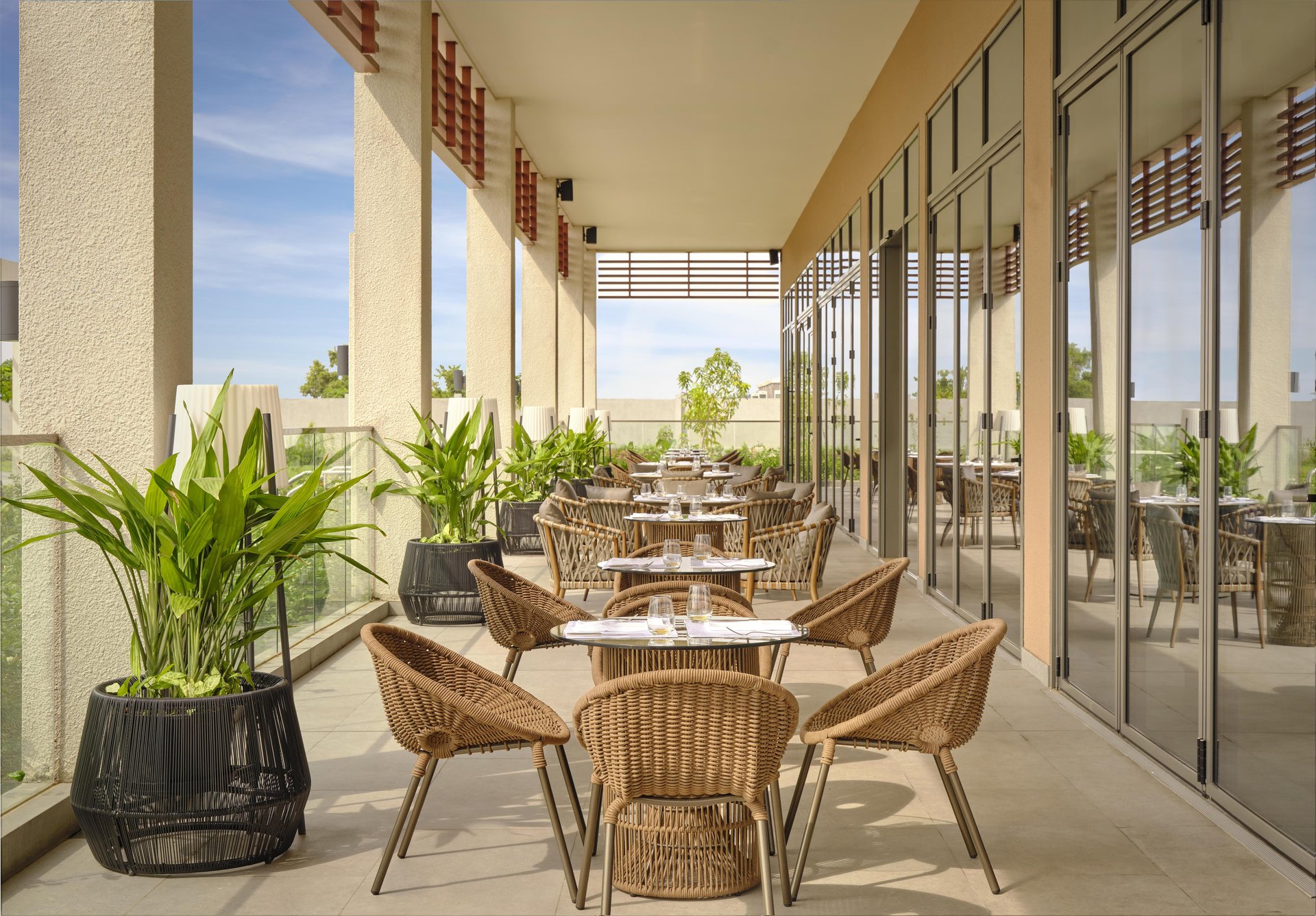 mosaic-restaurant-terrace