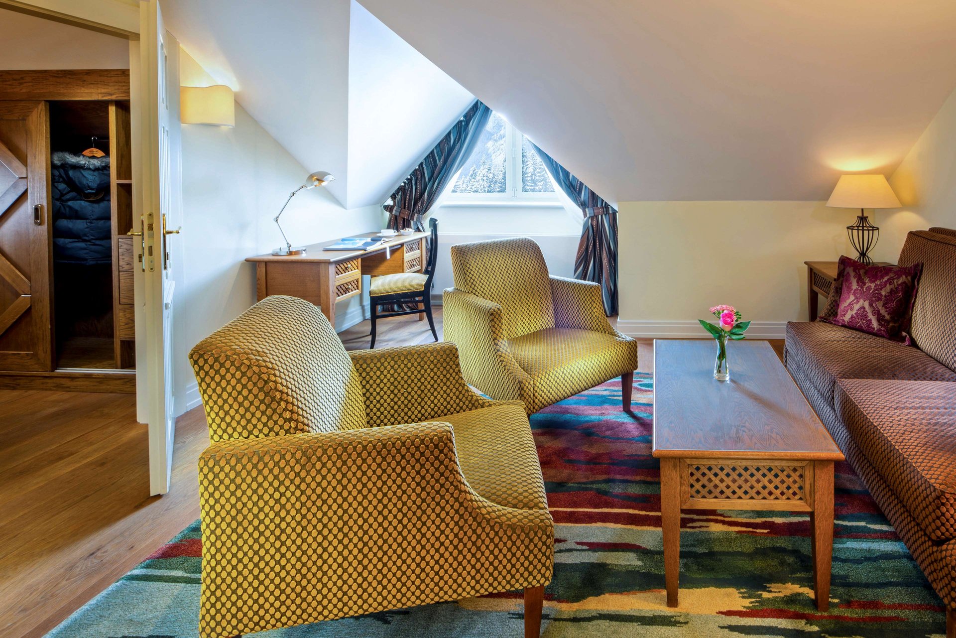 Deluxe Mansarden Suite
