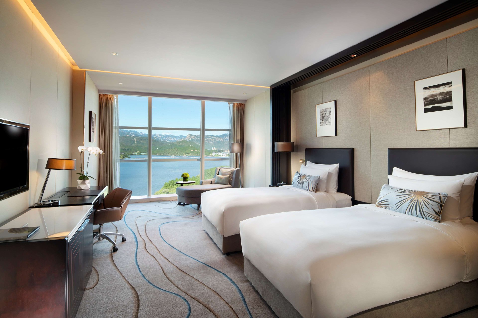 Deluxe Lake View Rooms
