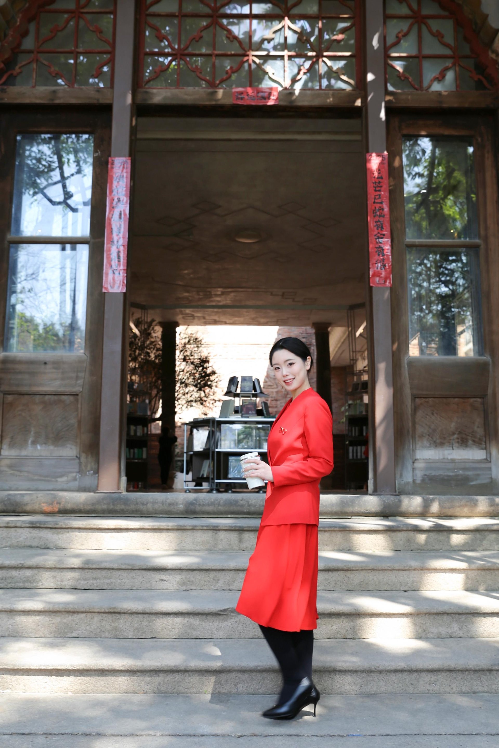 Kempinski Hotel Fuzhou Lady in Red in Caifeng Villa, a former residence of a Malaysian overseas Chinese leader