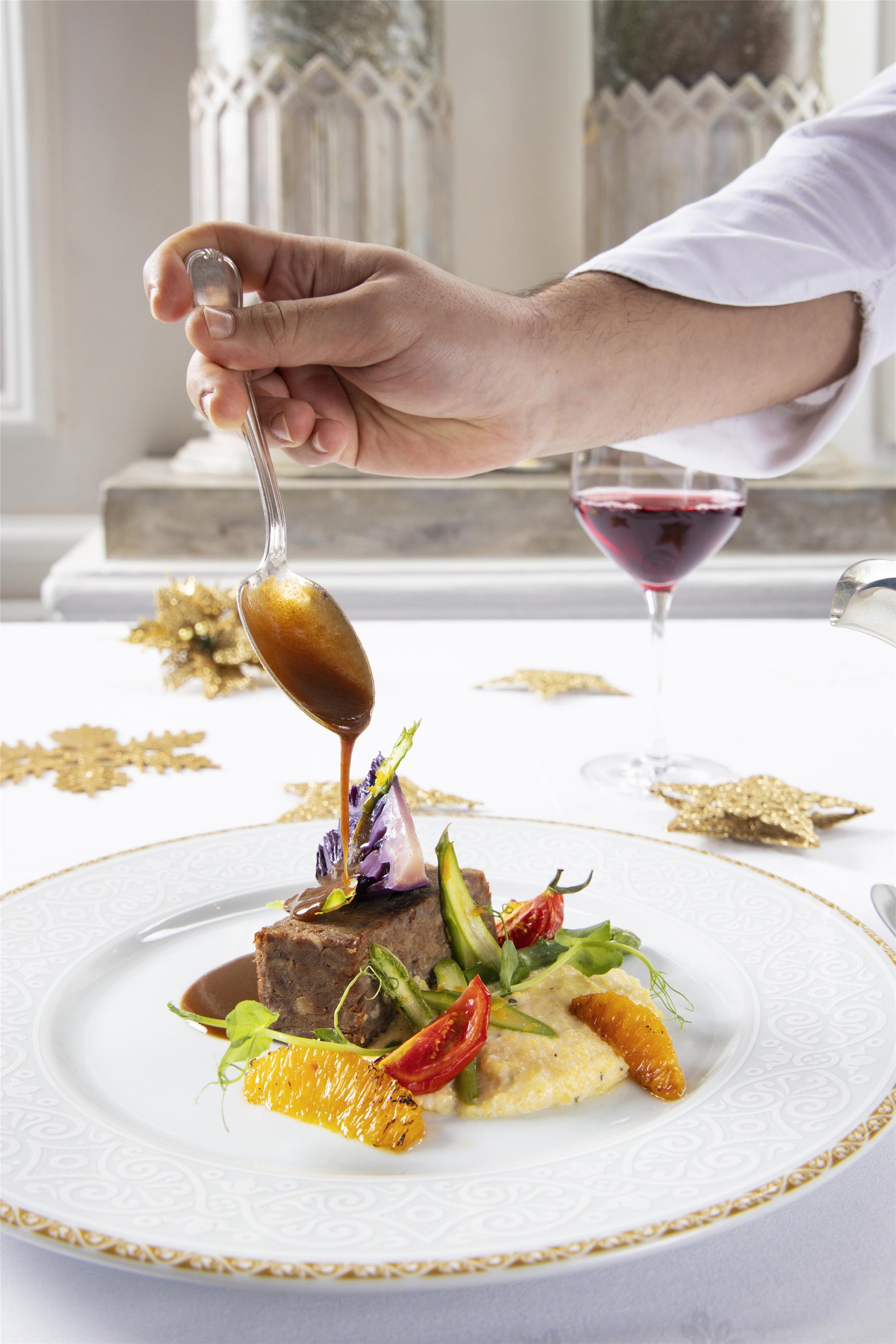 Neujahrs-Gala Dinner im Çırağan-Ballsaal