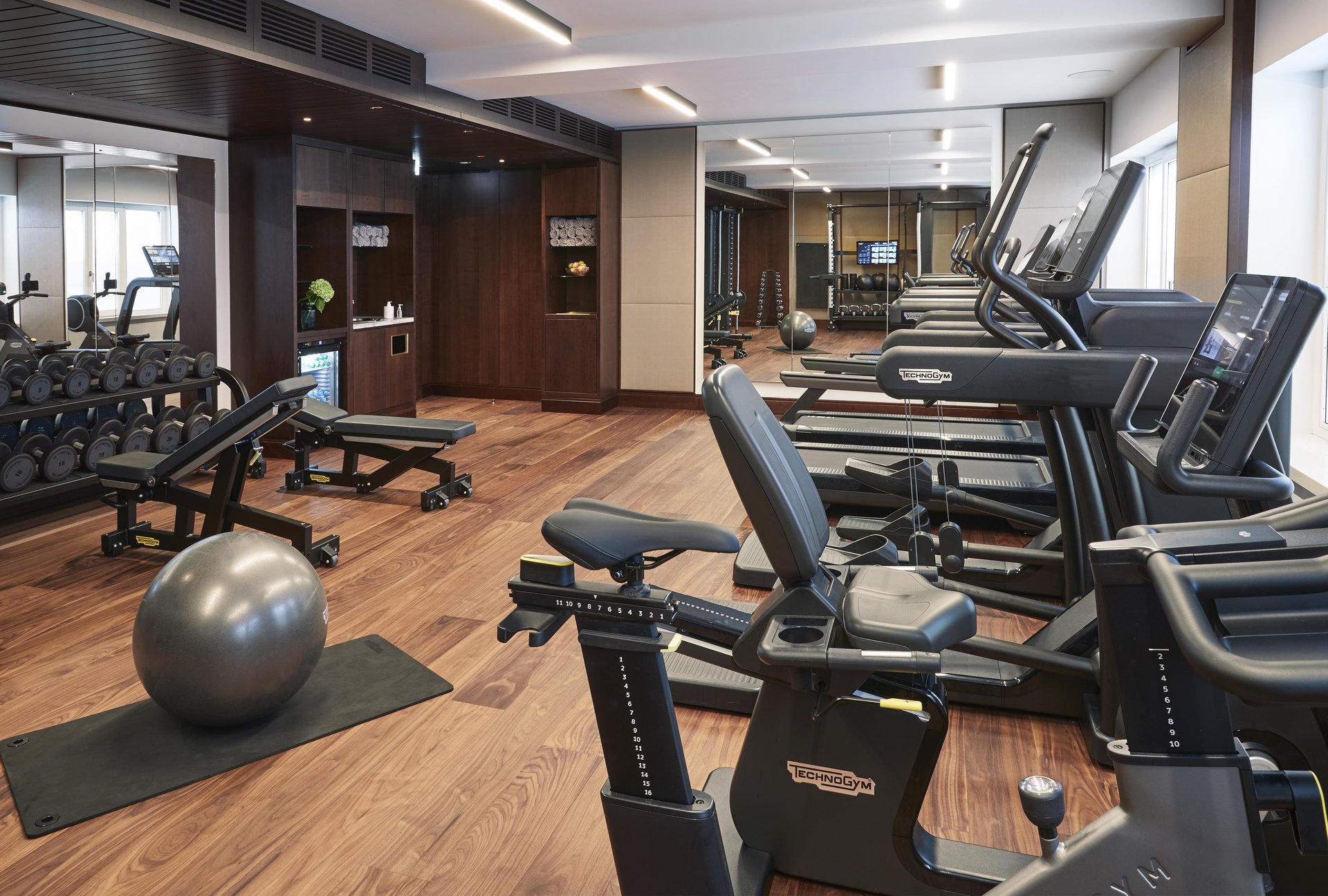 State-of-the-art fitness center at Kempinski The Spa, Hotel Vier Jahreszeiten Kempinski München