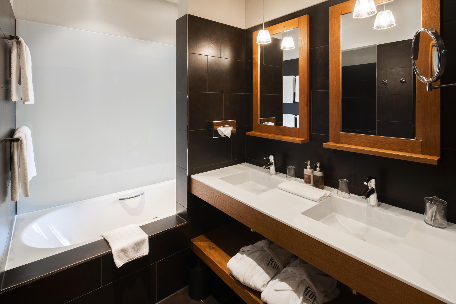 Frutt Lodge - Double Lake View Room