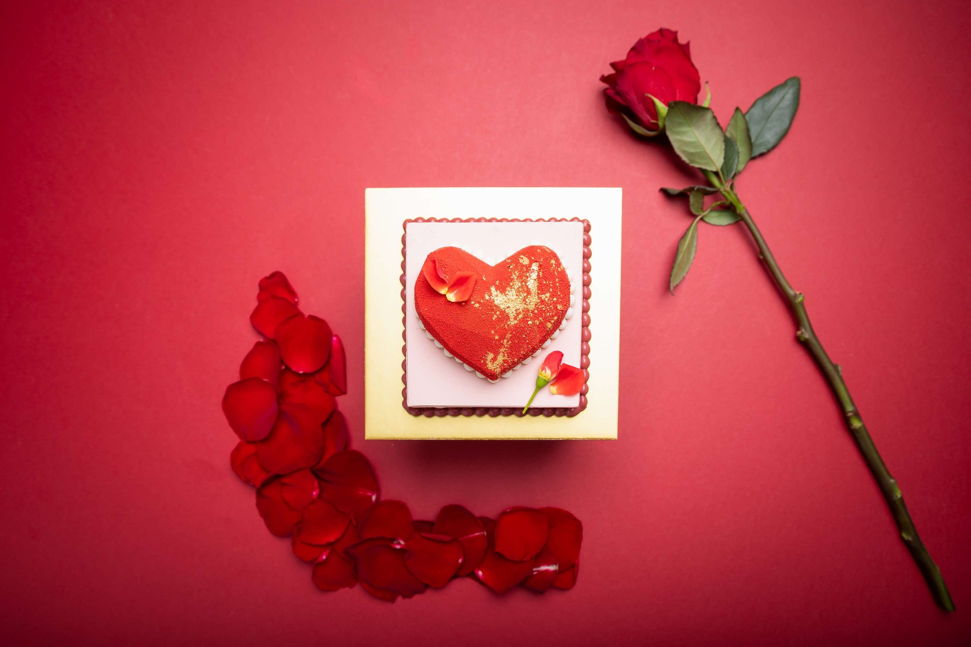 Order Valentine's Day Cake Online