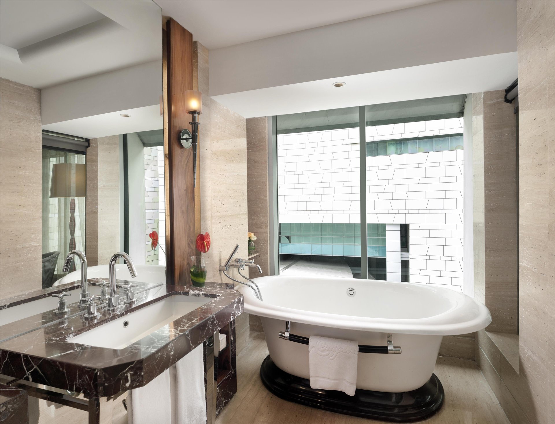 Deluxe King - Bathroom