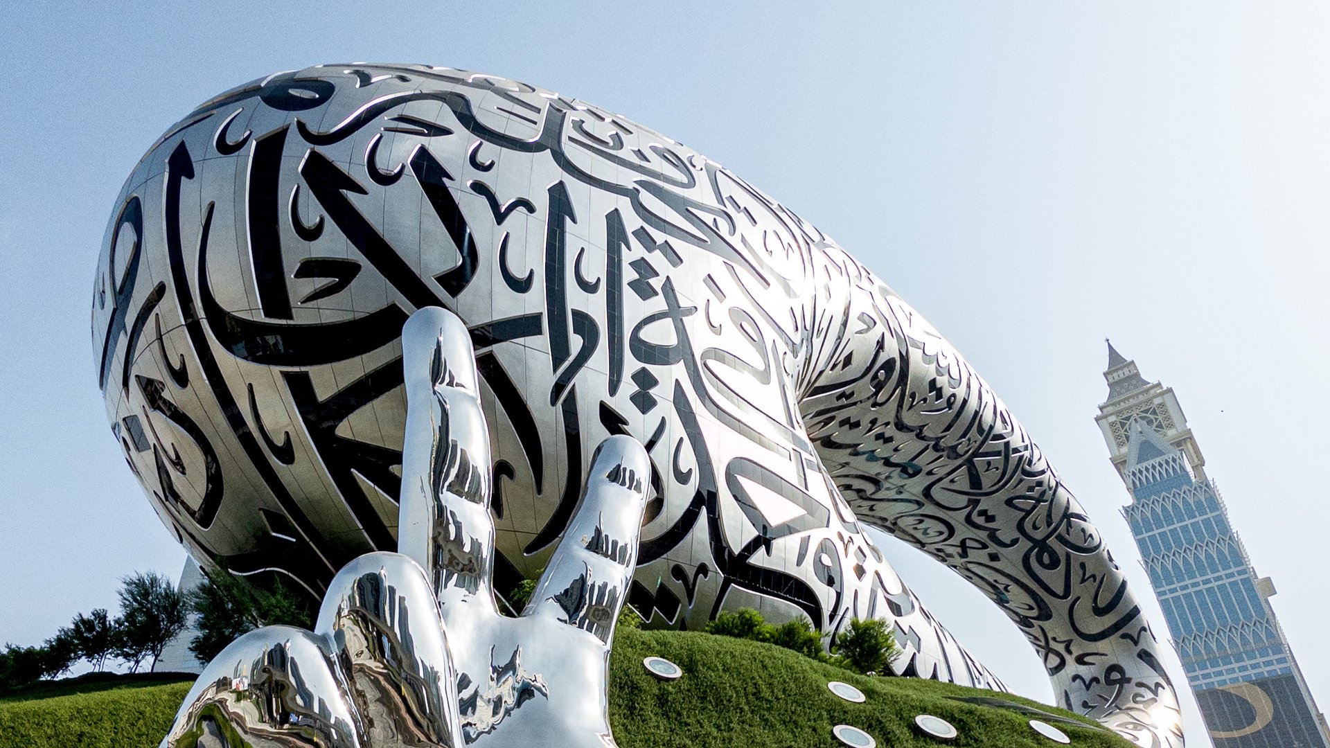 Behind the Scenes in Dubai