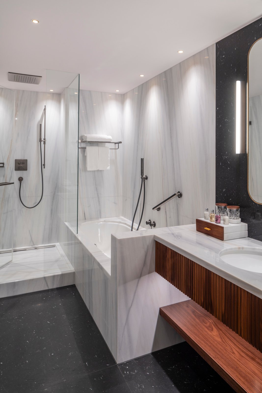 KISMV Premier Junior Suite 330 (8).jpg