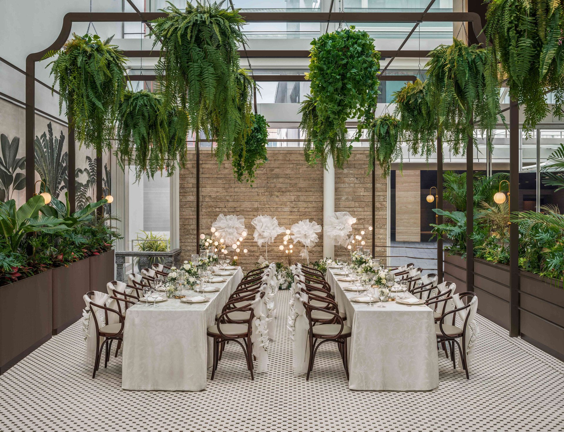 캐피톨 비스트로. 바. 파티세리